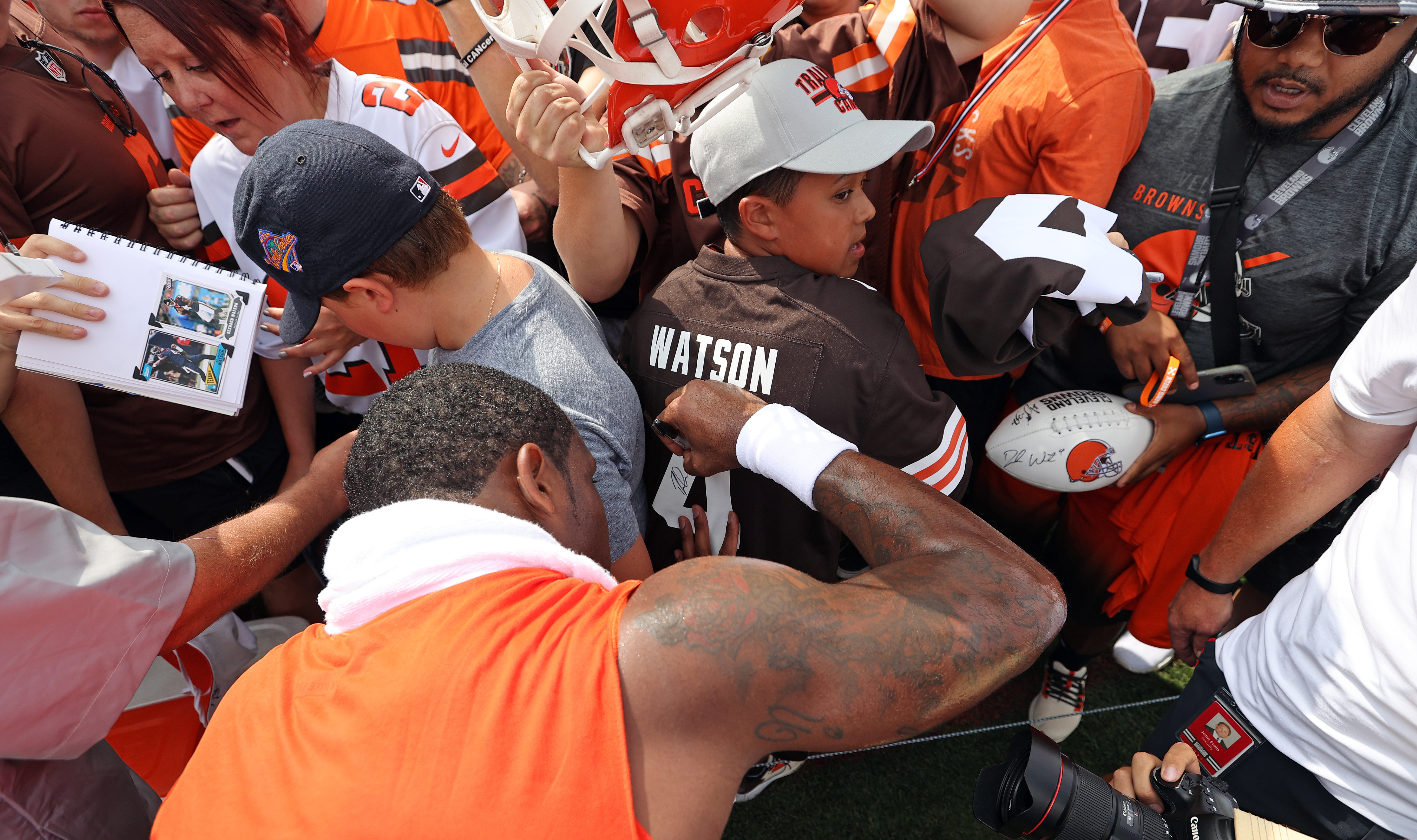 How a Facebook group created a female team of Cleveland Browns fans