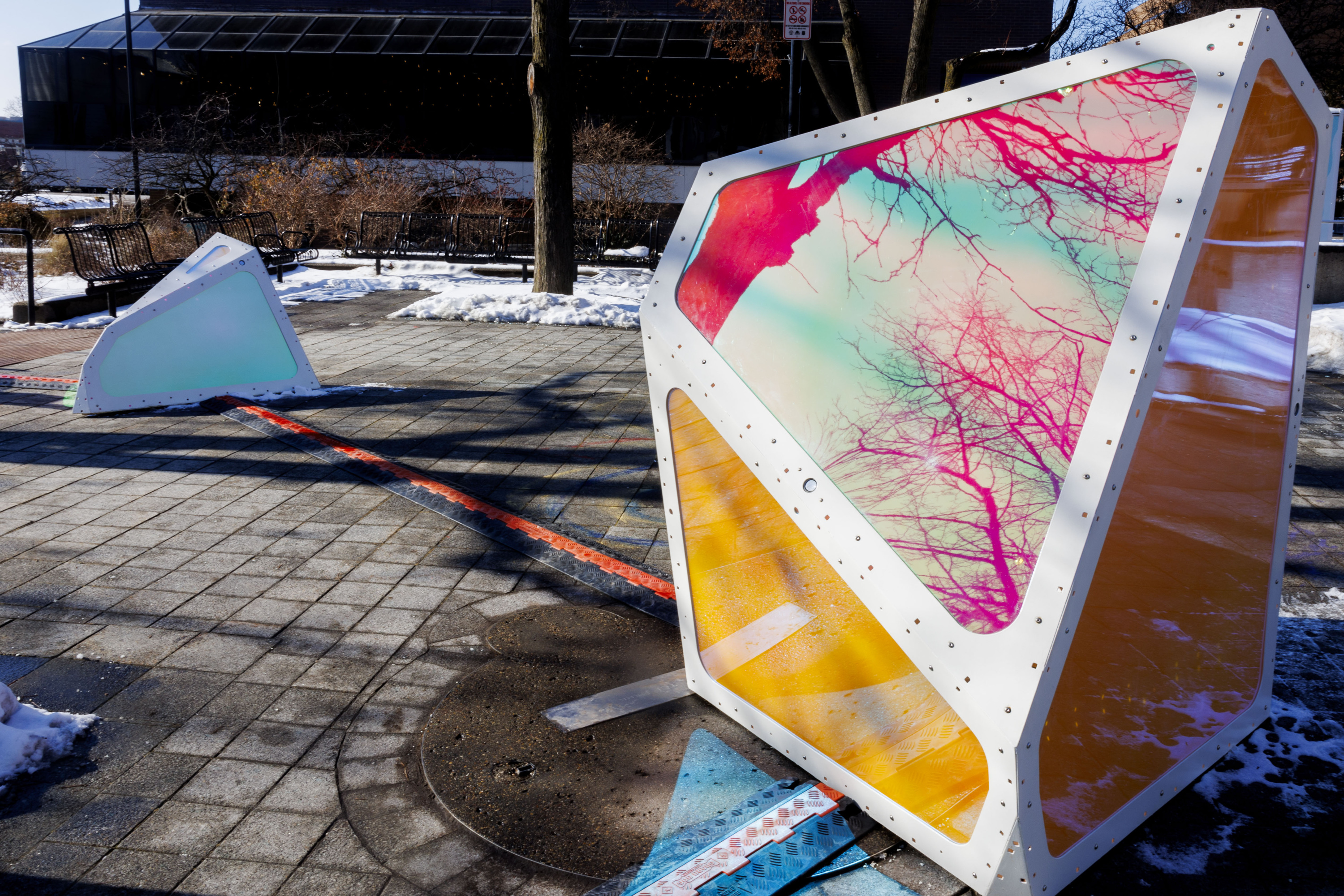 アート・デザイン・音楽 Interactive Installation Art & Design Interactive Installation Art & Design: Chen, Wang