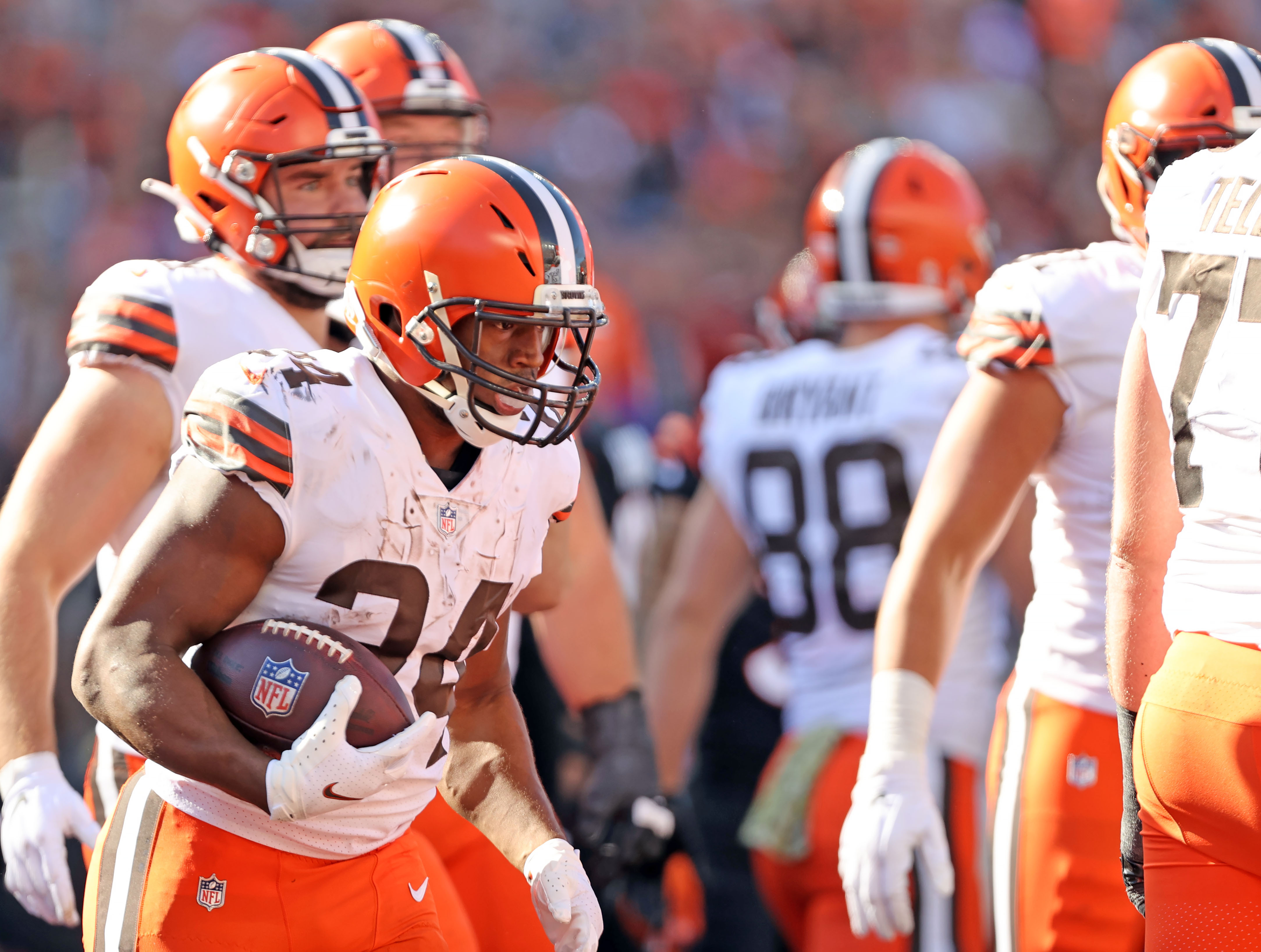 NFL Player Props, Odds For Week 8: Nick Chubb Goes Over 85.5 Rush Yards For  Browns, 6 Other Expert Picks