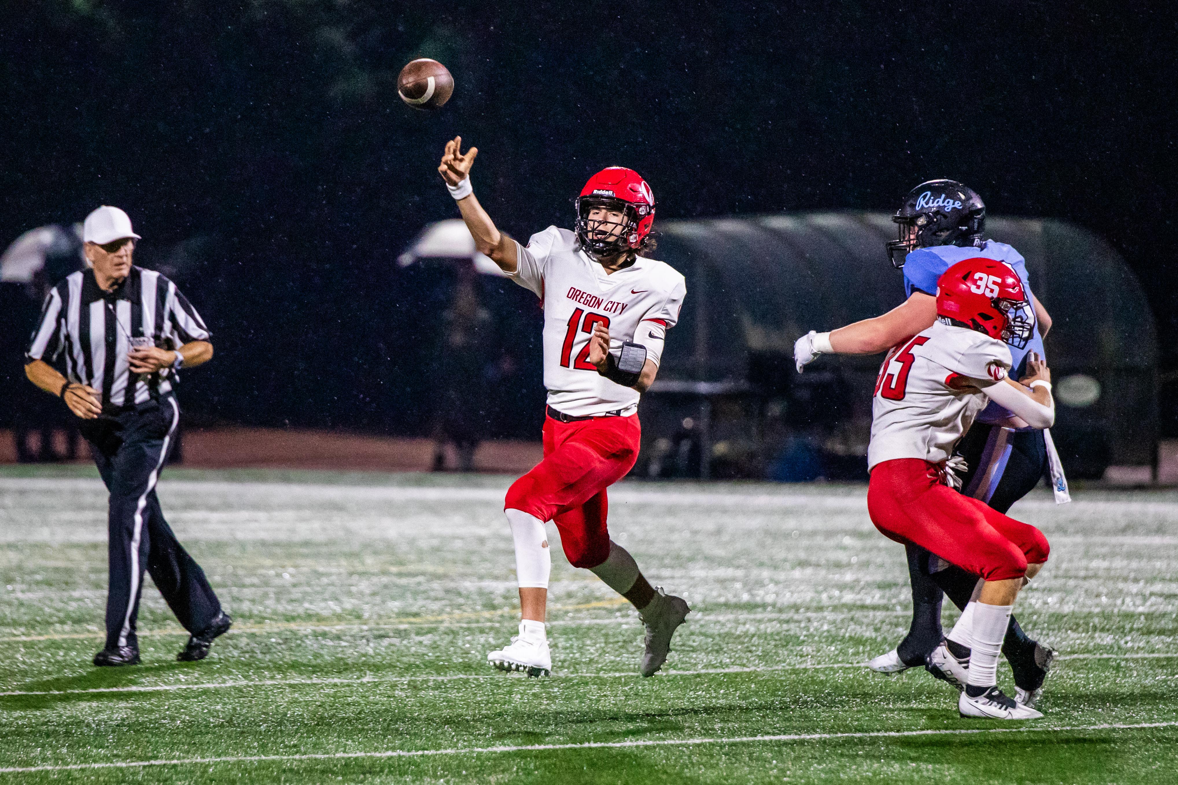 Lake Ridge Pacers Oregon high school football: Lakeridge Pacers vs Oregon City Pioneers ...