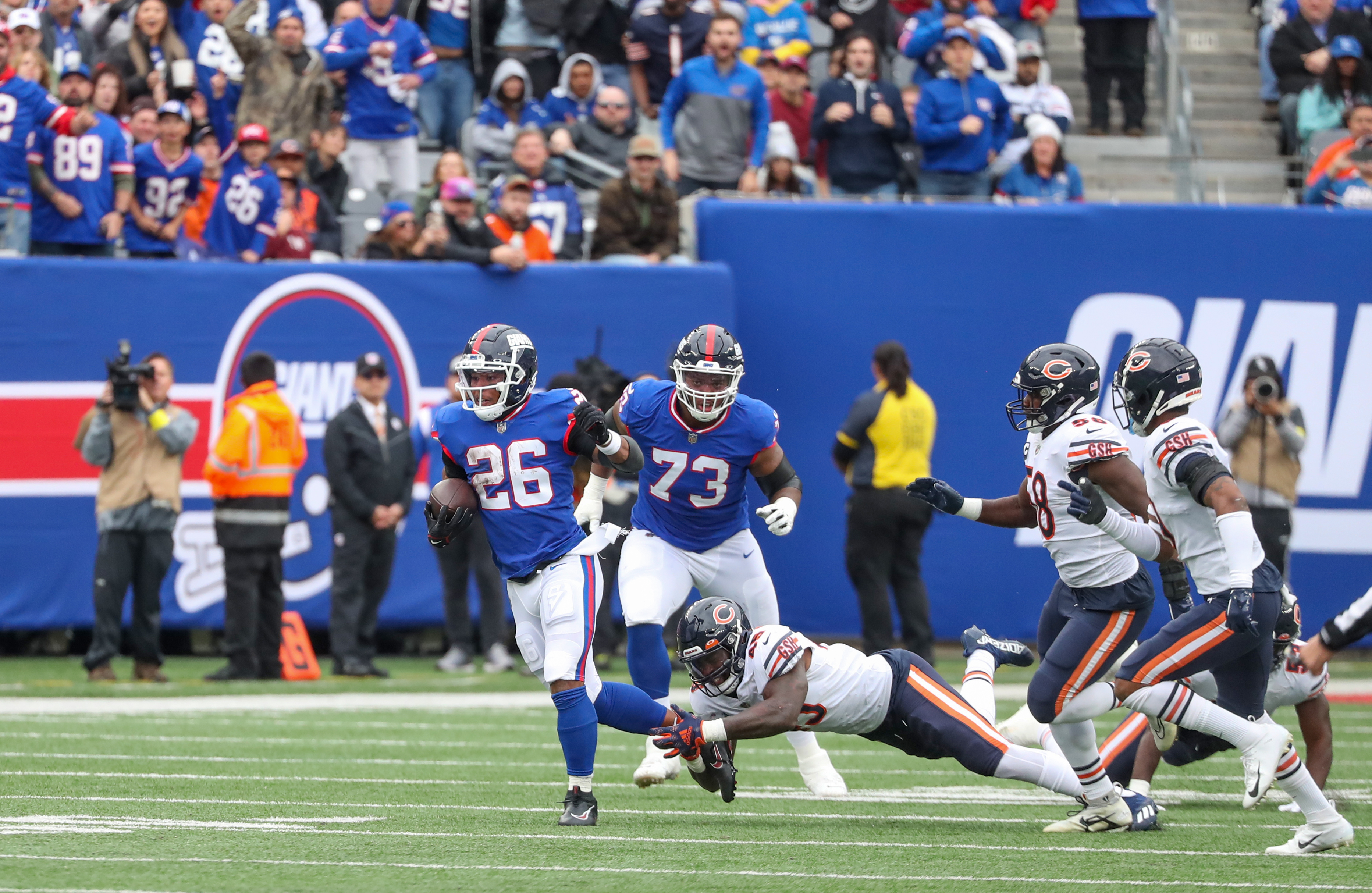 Chicago Bears linebacker Joe Thomas (45) runs off the field at