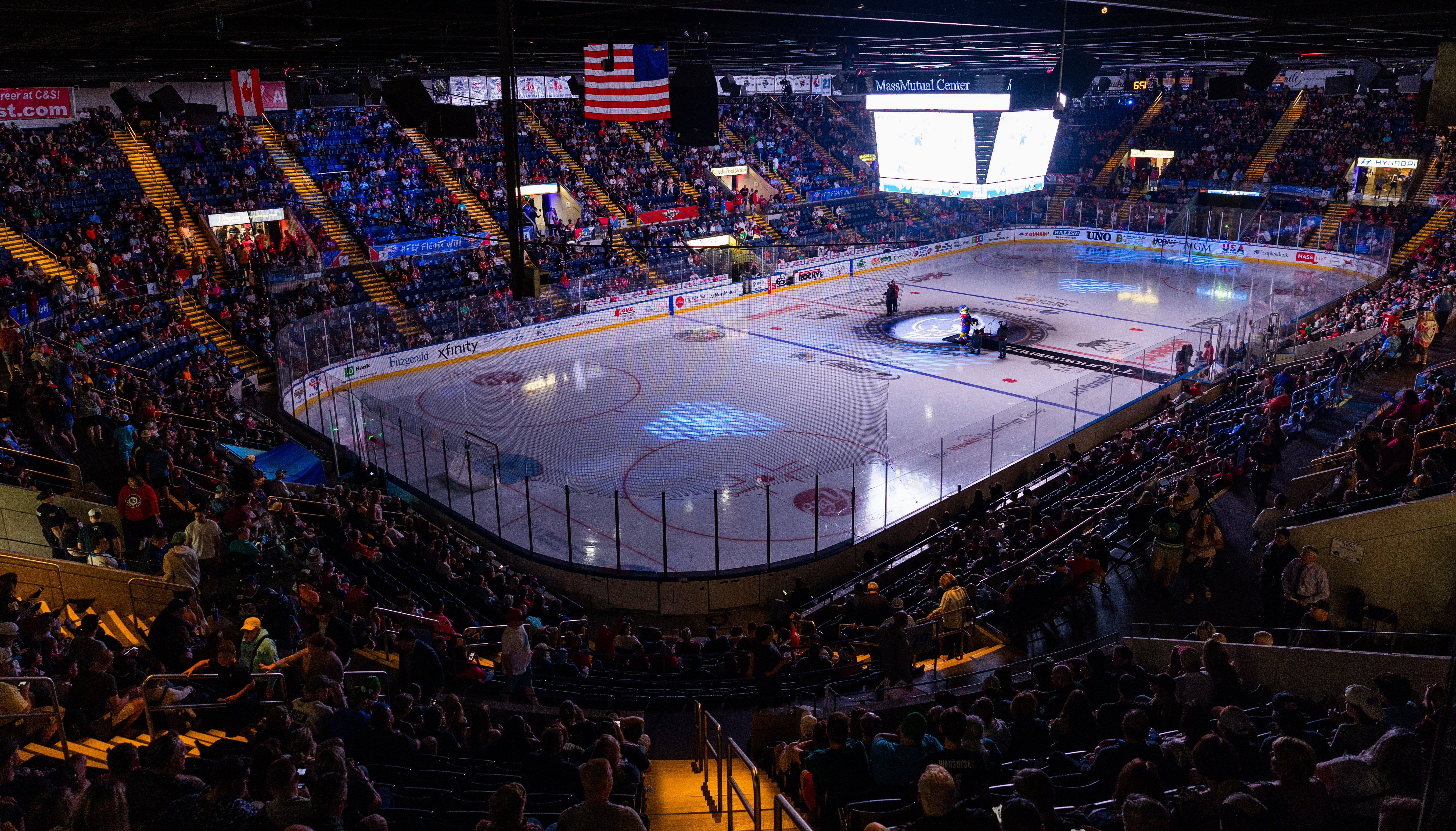 BarDown on X: The Springfield Thunderbirds switched things up for