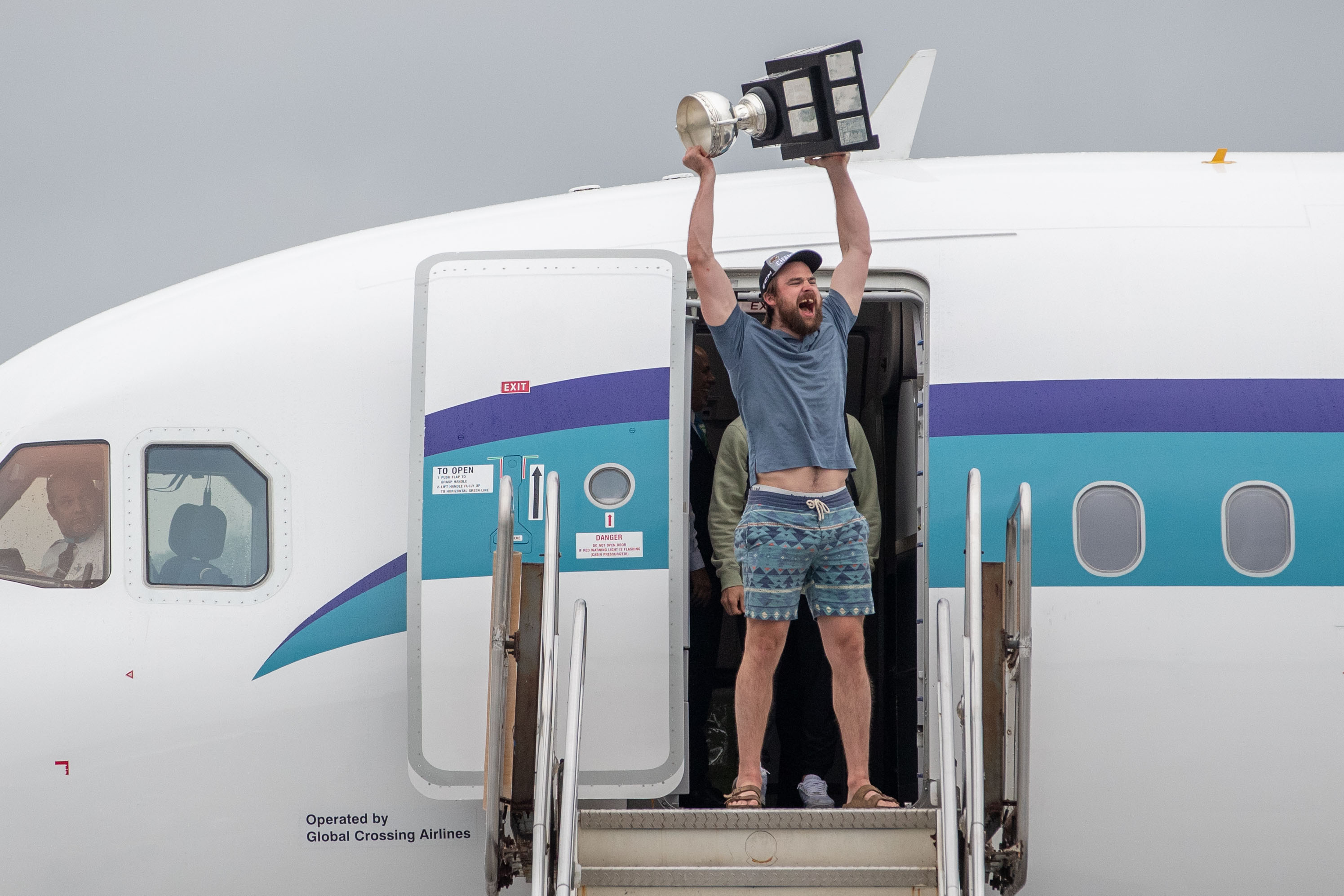 Hershey Bears return to central Pa. carrying their 12th Calder Cup