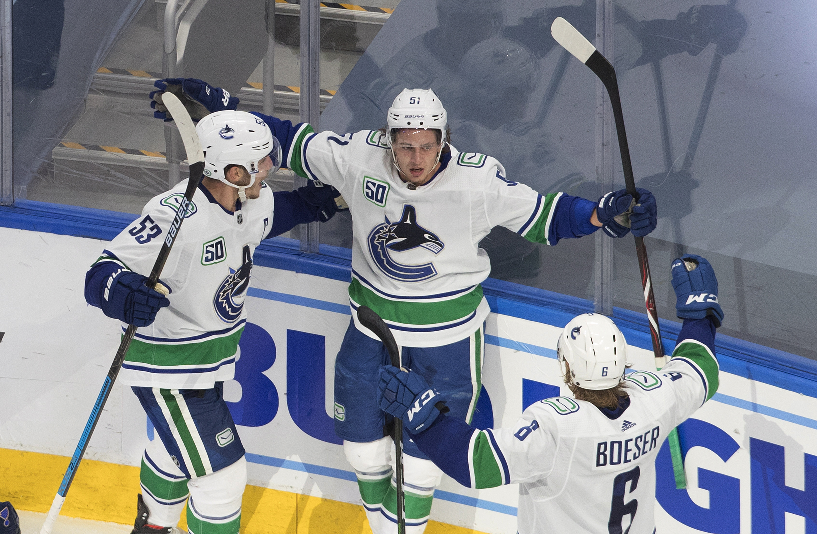watch vancouver canucks live free