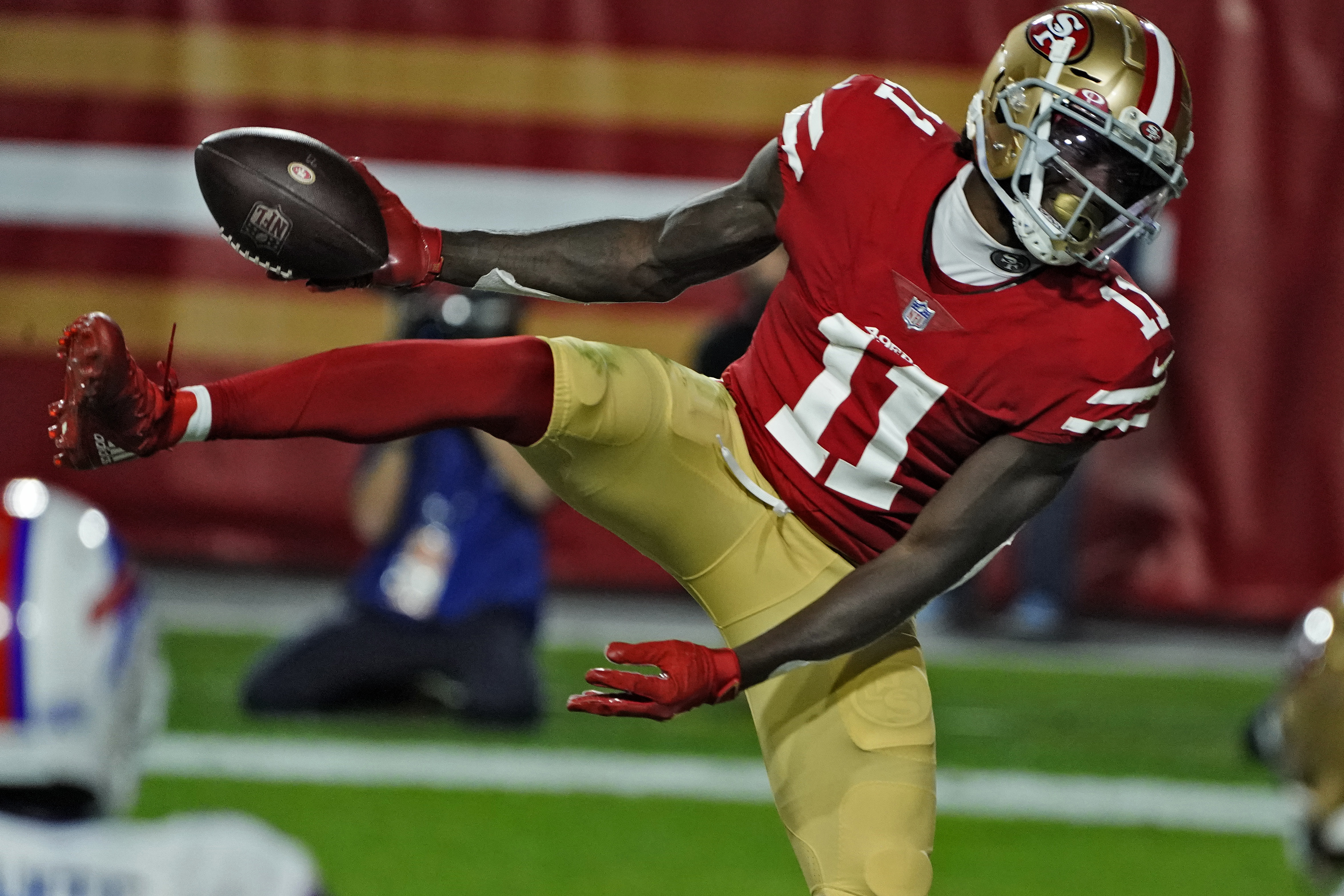 Bills' Gabriel Davis, Stefon Diggs do little bit of everything in MNF win  over 49ers (14 reasons to be encouraged, 2 reasons to be worried) 