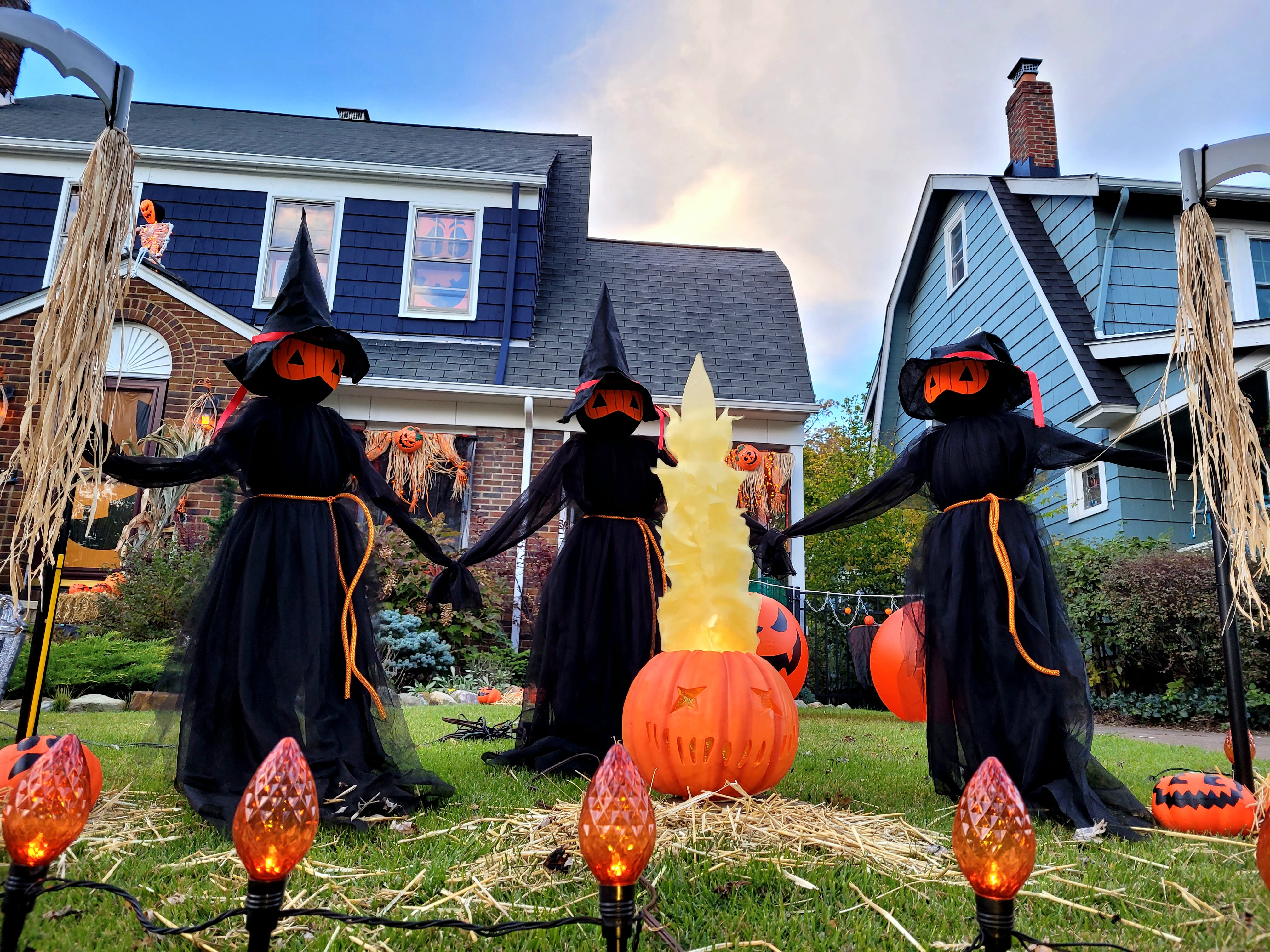 Where to see the best Halloween decorations in Northeast Ohio