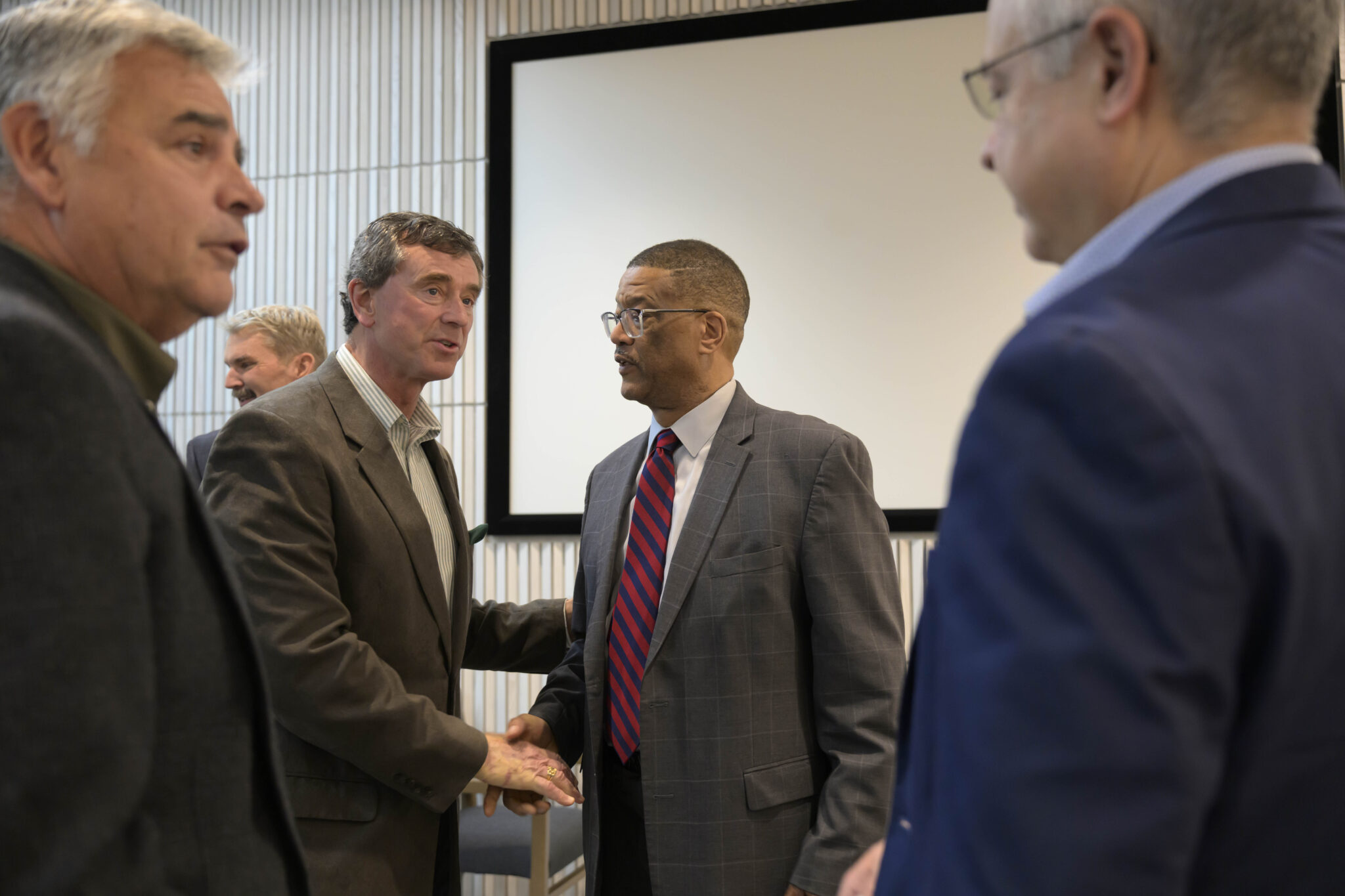 Lawmakers of both parties push to compensate aide wrongfully