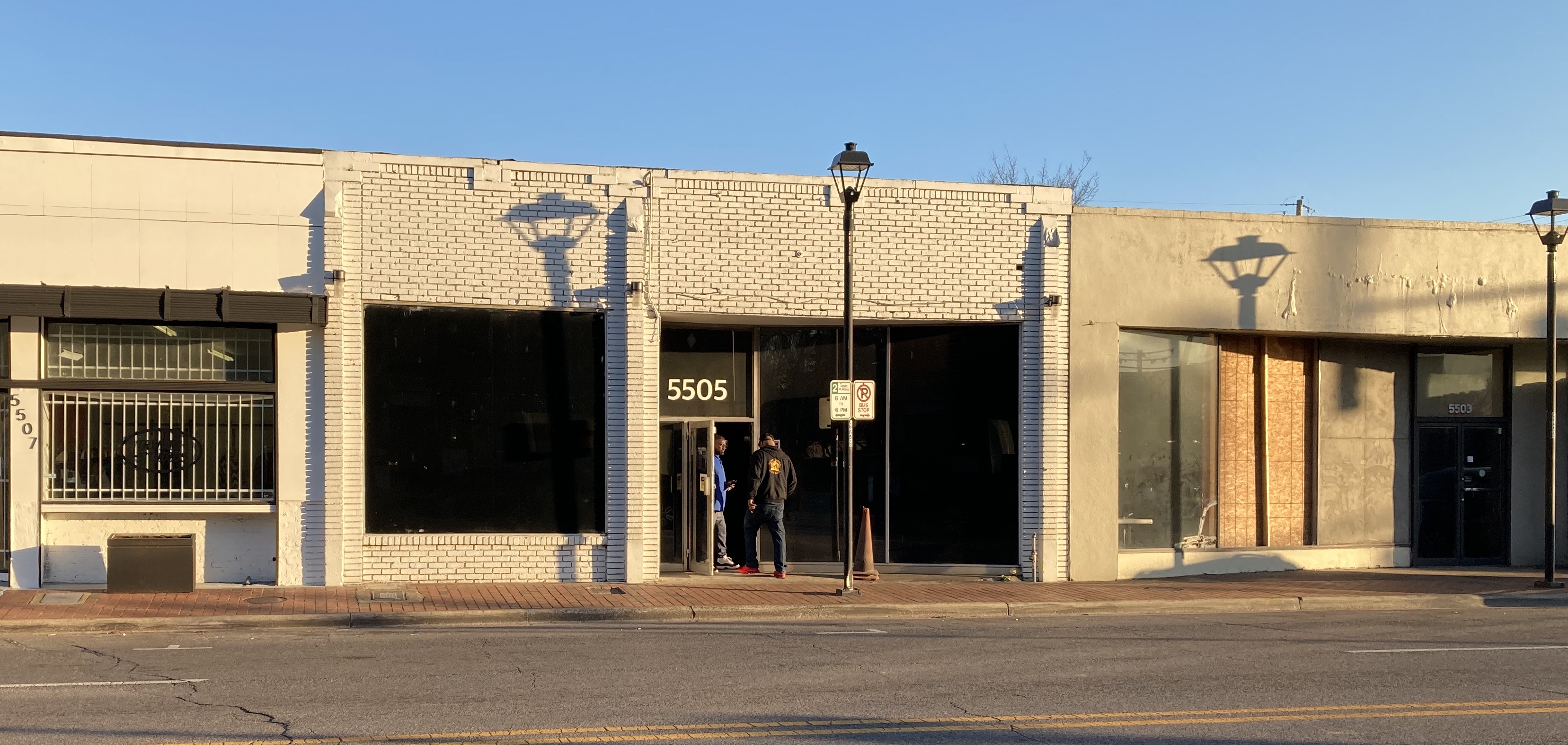 Woodlawn Bar & Lounge