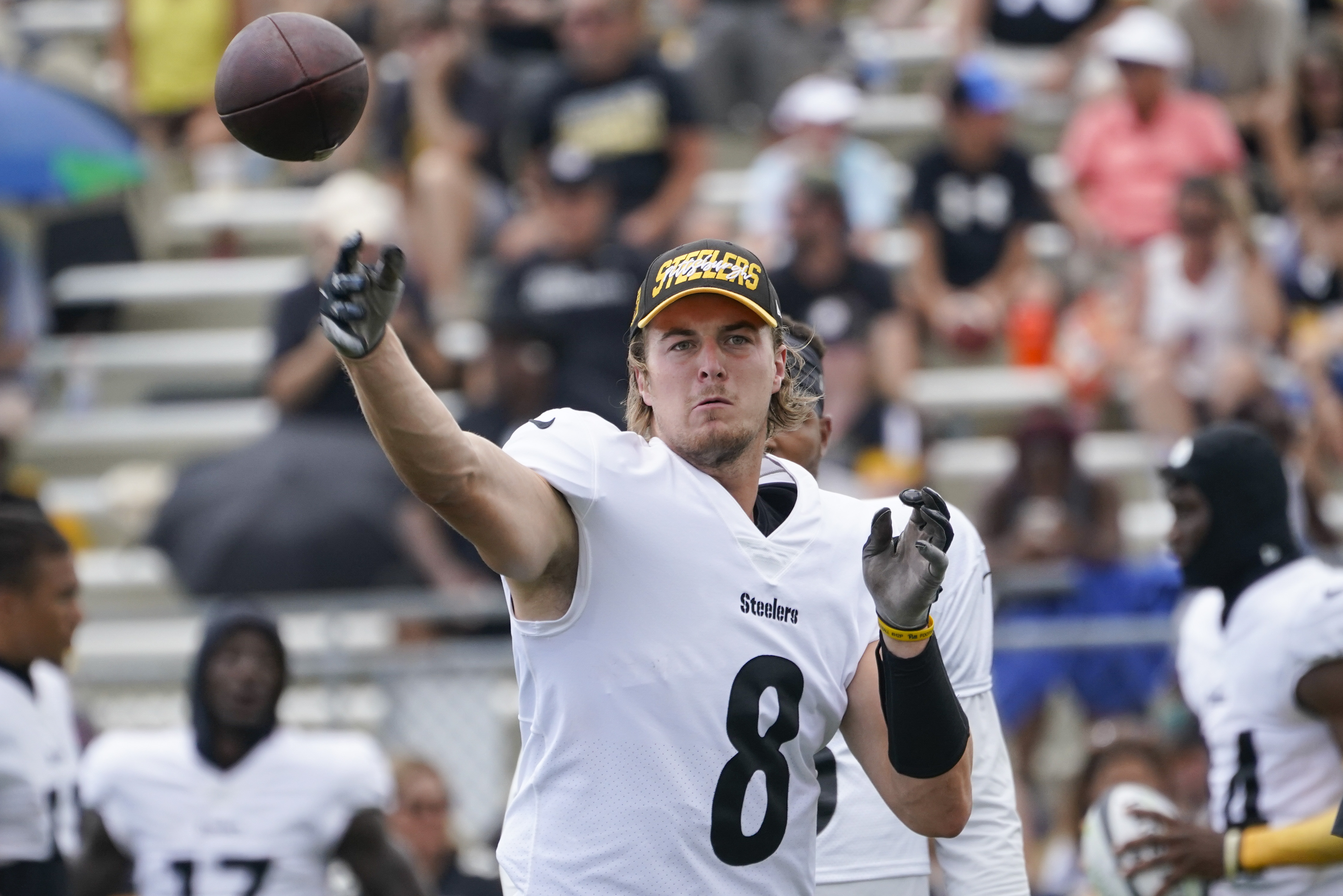 N.J.'s Kenny Pickett better get used to being on the Steelers' bench, NFL  insider says 