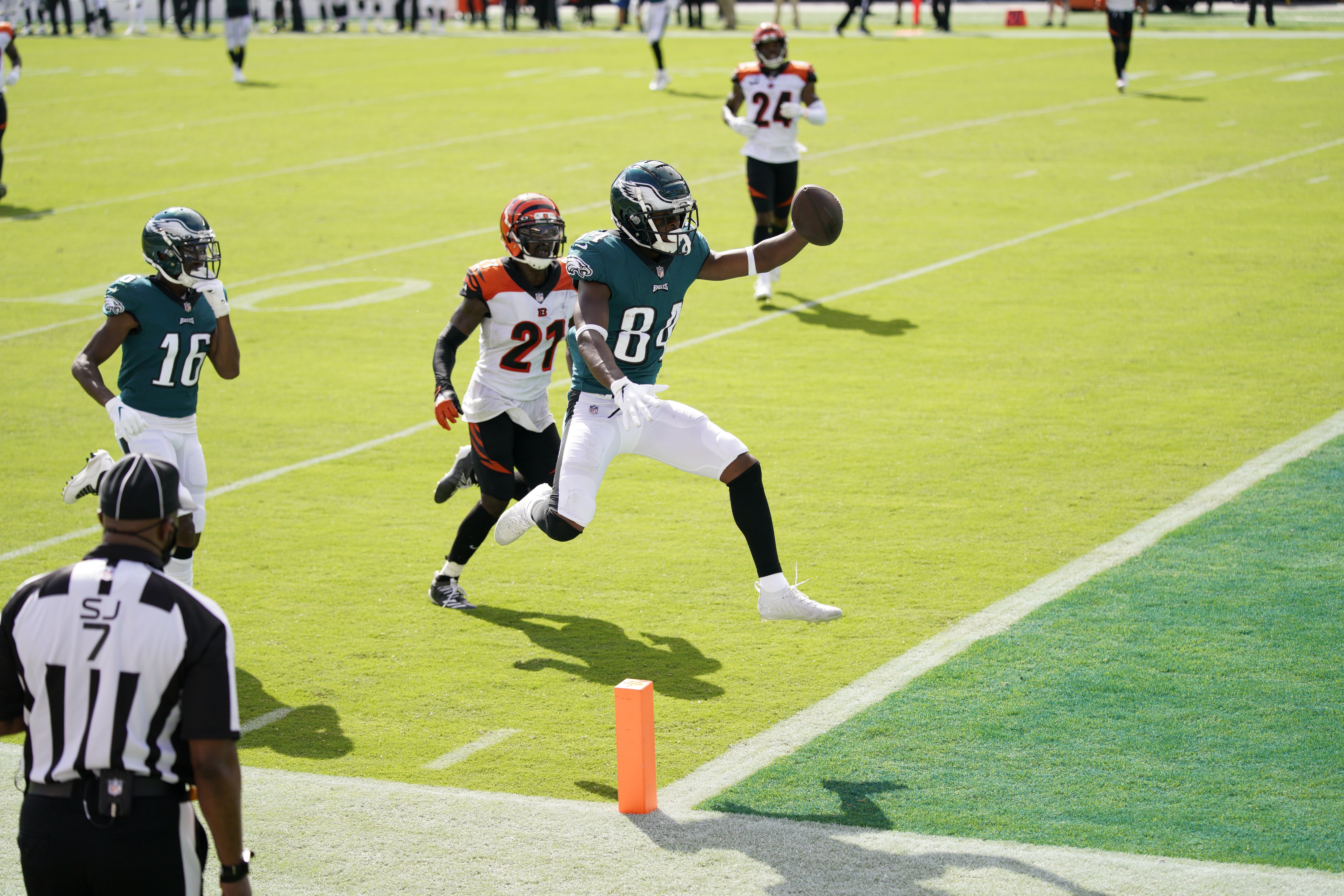 Philadelphia Eagles' Greg Ward (84) scores a touchdown during the