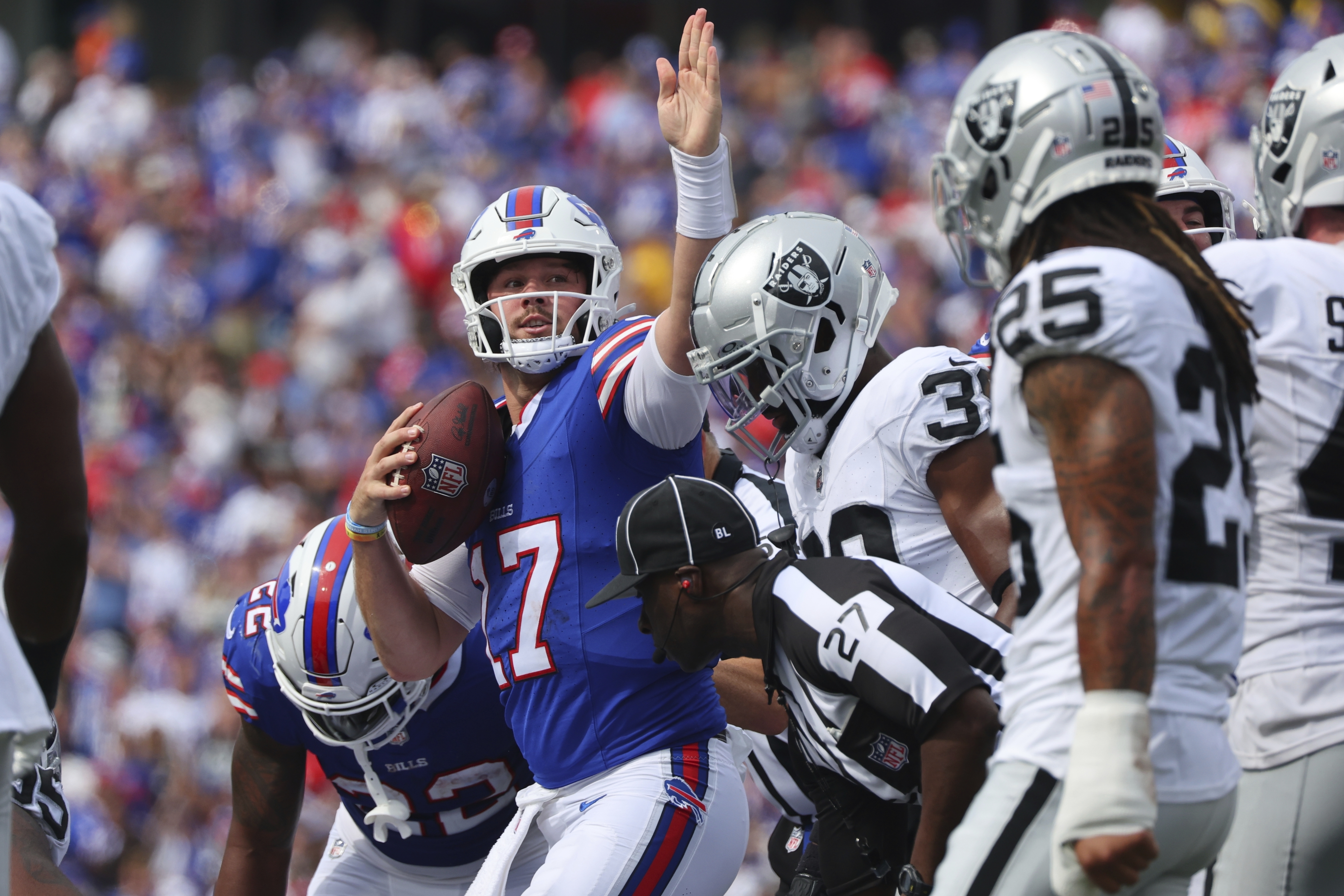 Las Vegas Raiders cornerback Nate Hobbs (39) during the first half of an  NFL football game against the Buffalo Bills, Sunday, Sept. 17, 2023, in  Orchard Park, N.Y. (AP Photo/Adrian Kraus Stock