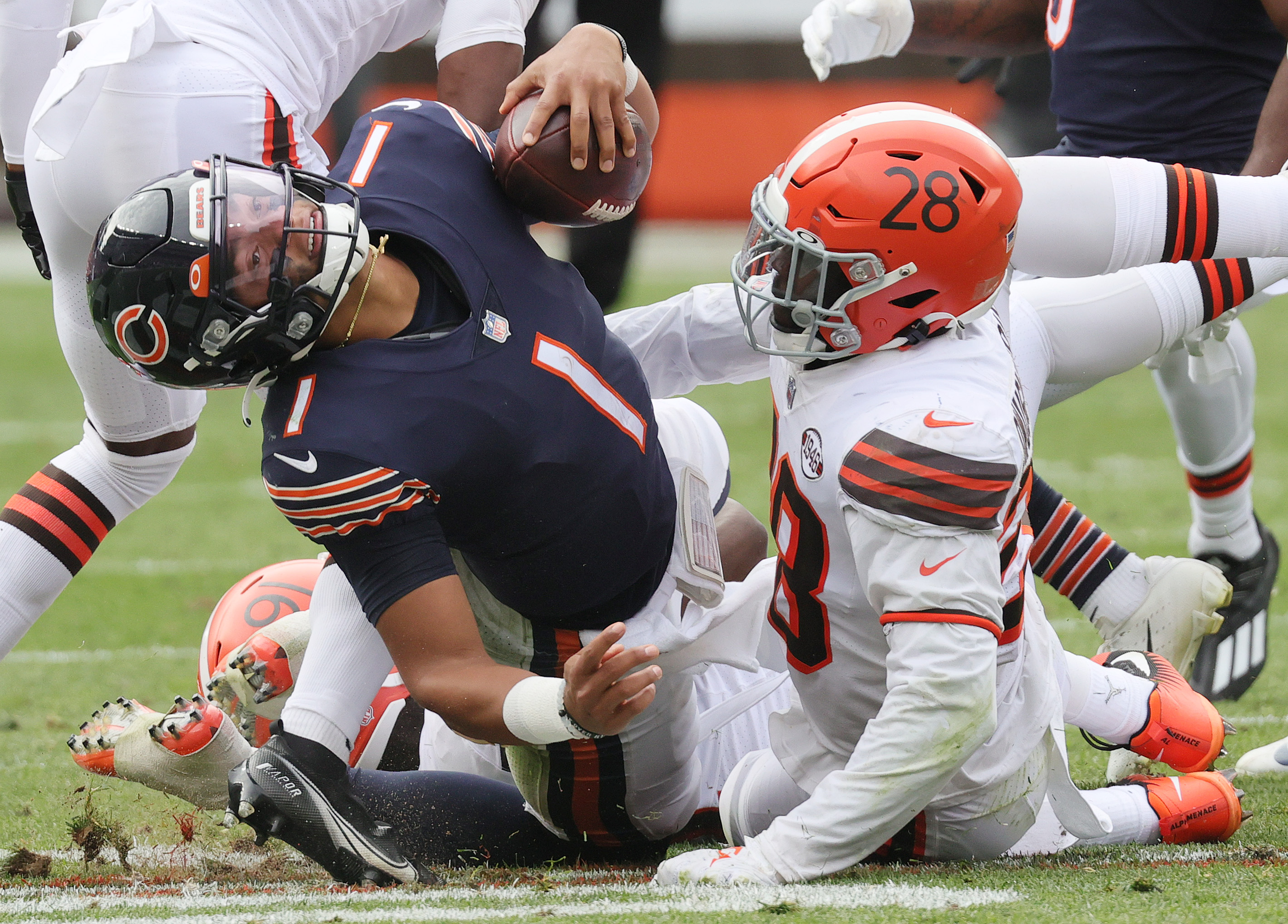 Browns rookie Jeremiah Owusu-Koramoah runs around, makes plays in best game  of young career 