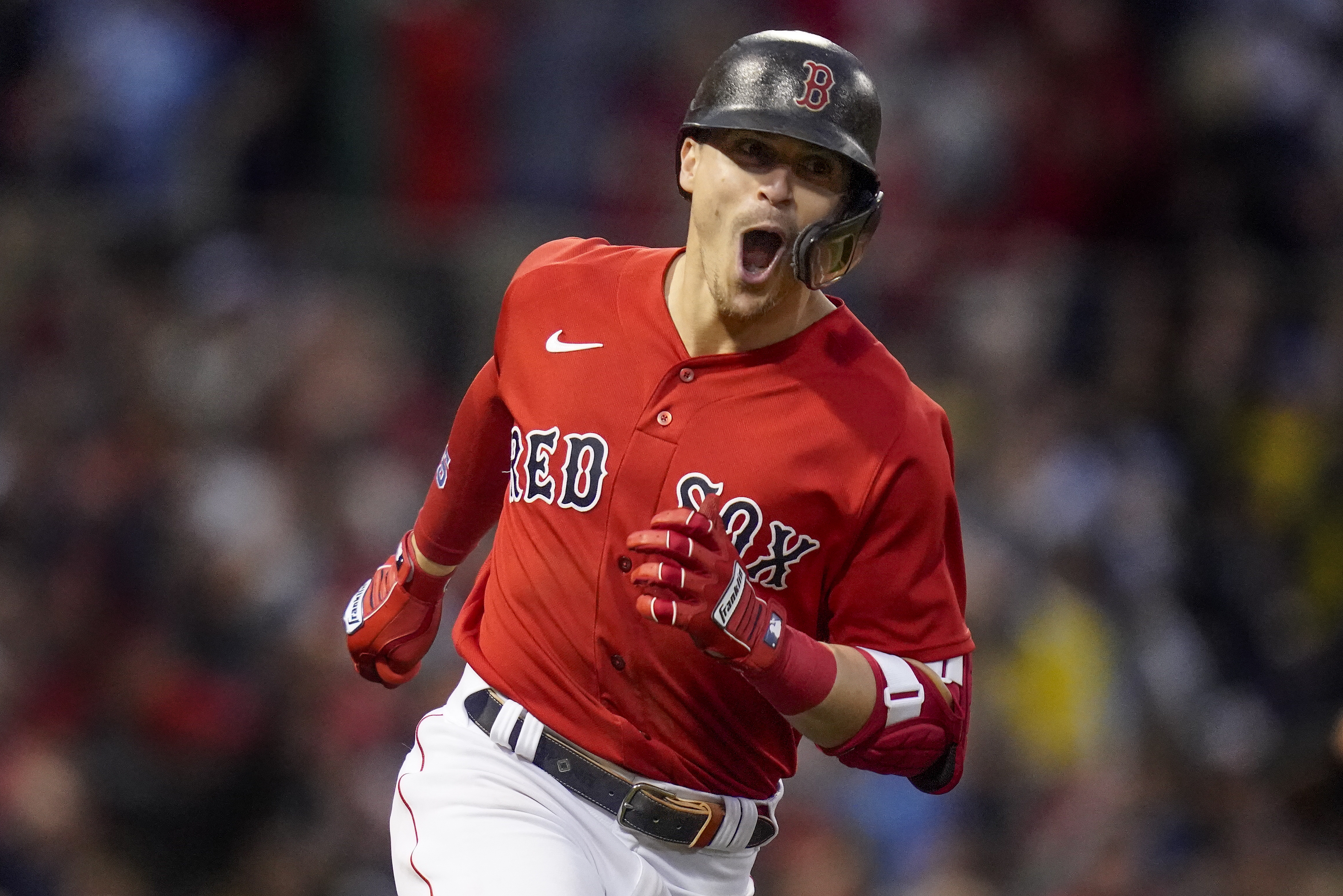 Red Sox move Enrique Hernández off shortstop, shuffle infield in