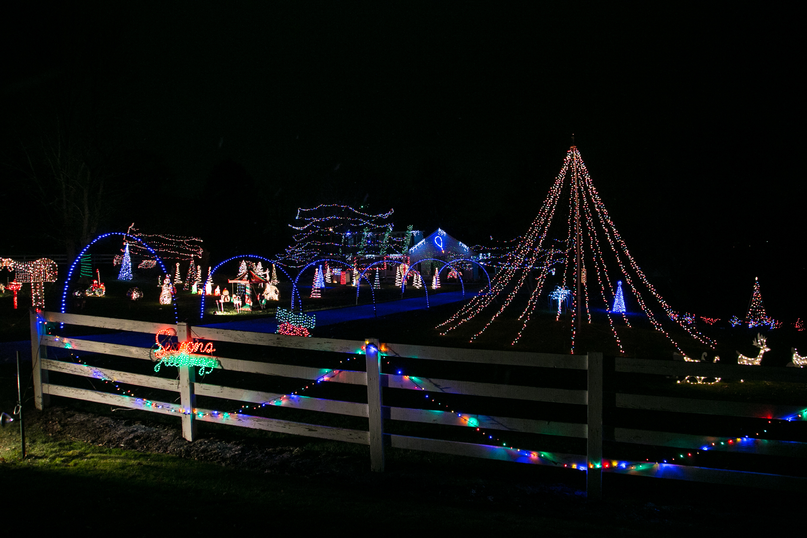 Sagamore Hills holiday light display