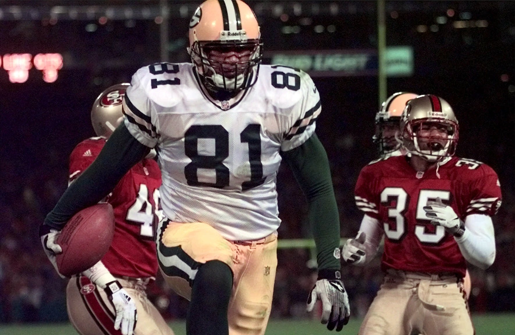 Former New York Jets and Green Bay Packers Tight End Tyrone Davis Dead at 50