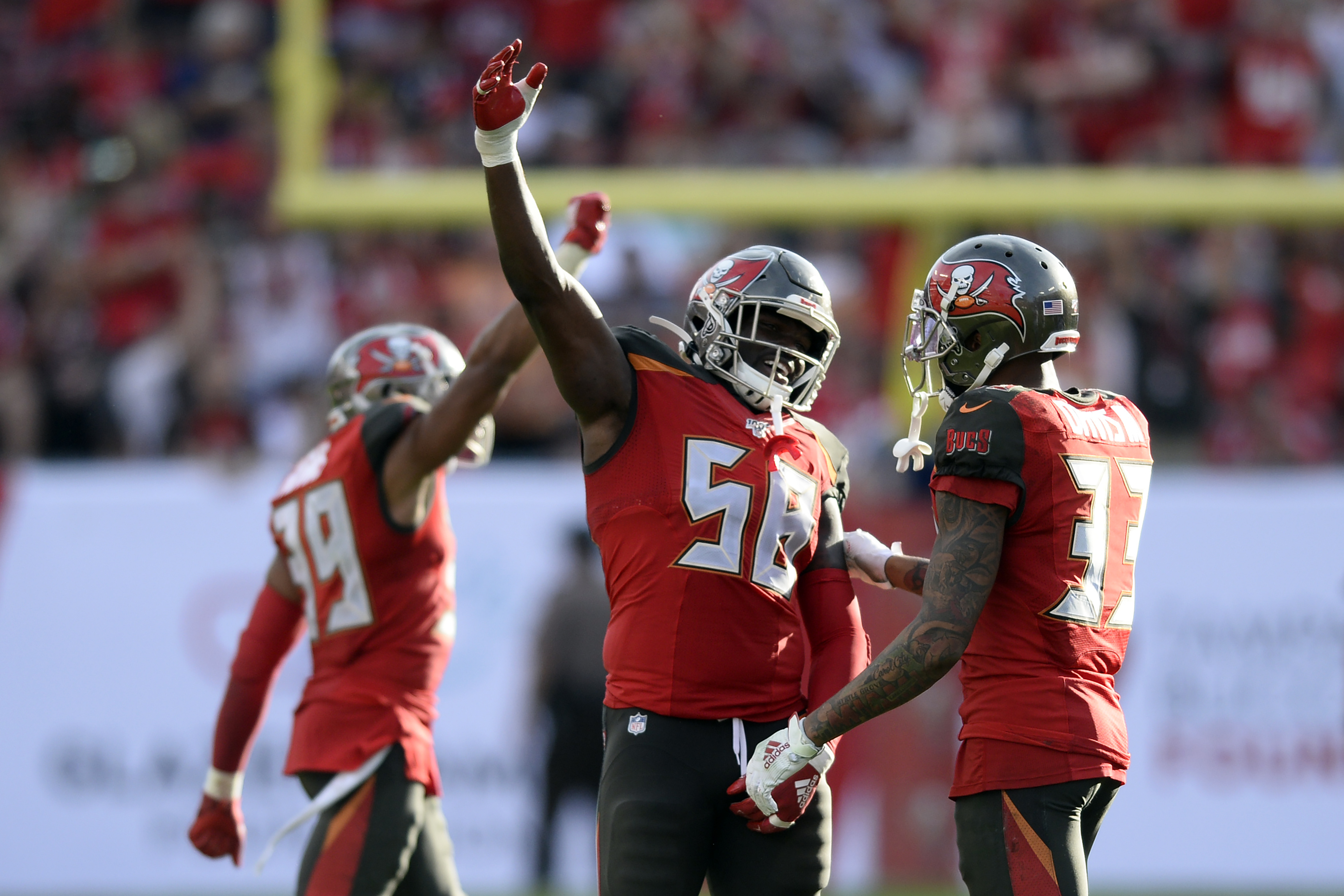 2-year-old daughter of Tampa Bay Bucs' Shaquil Barrett drowns in family  pool 