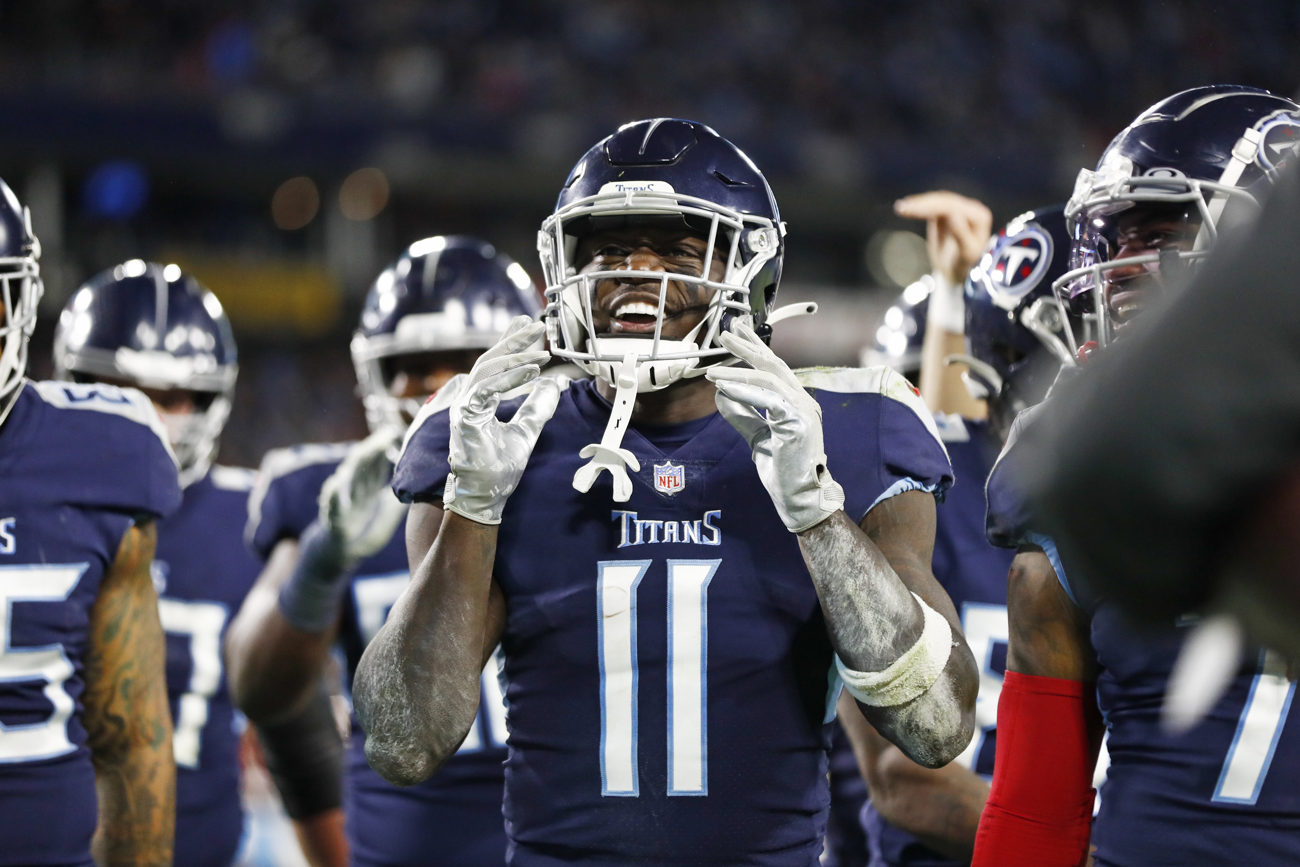 2022 NFL Draft: Titans trade A.J. Brown to Eagles for picks