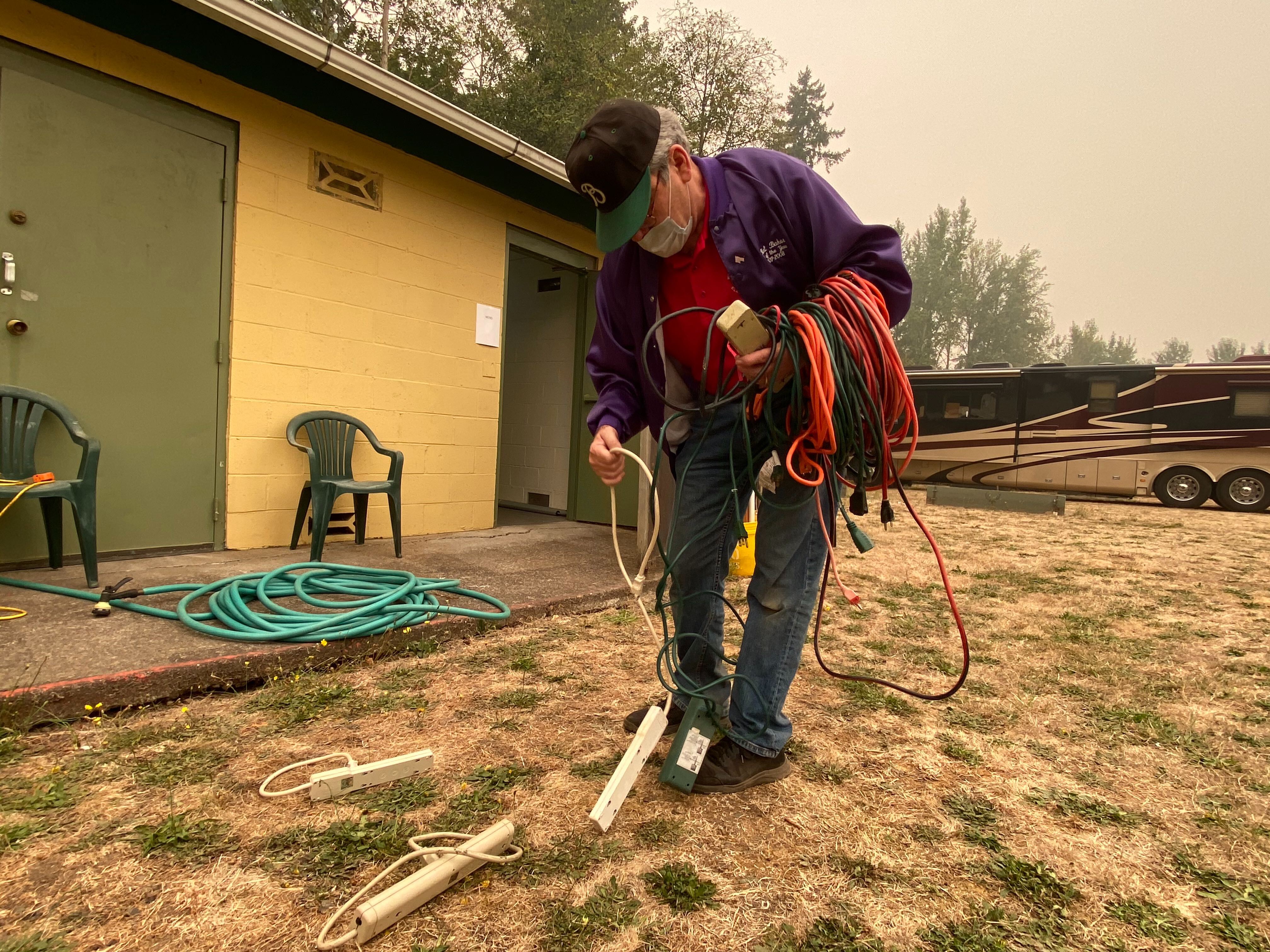 Oregon wildfires force evacuations around the state