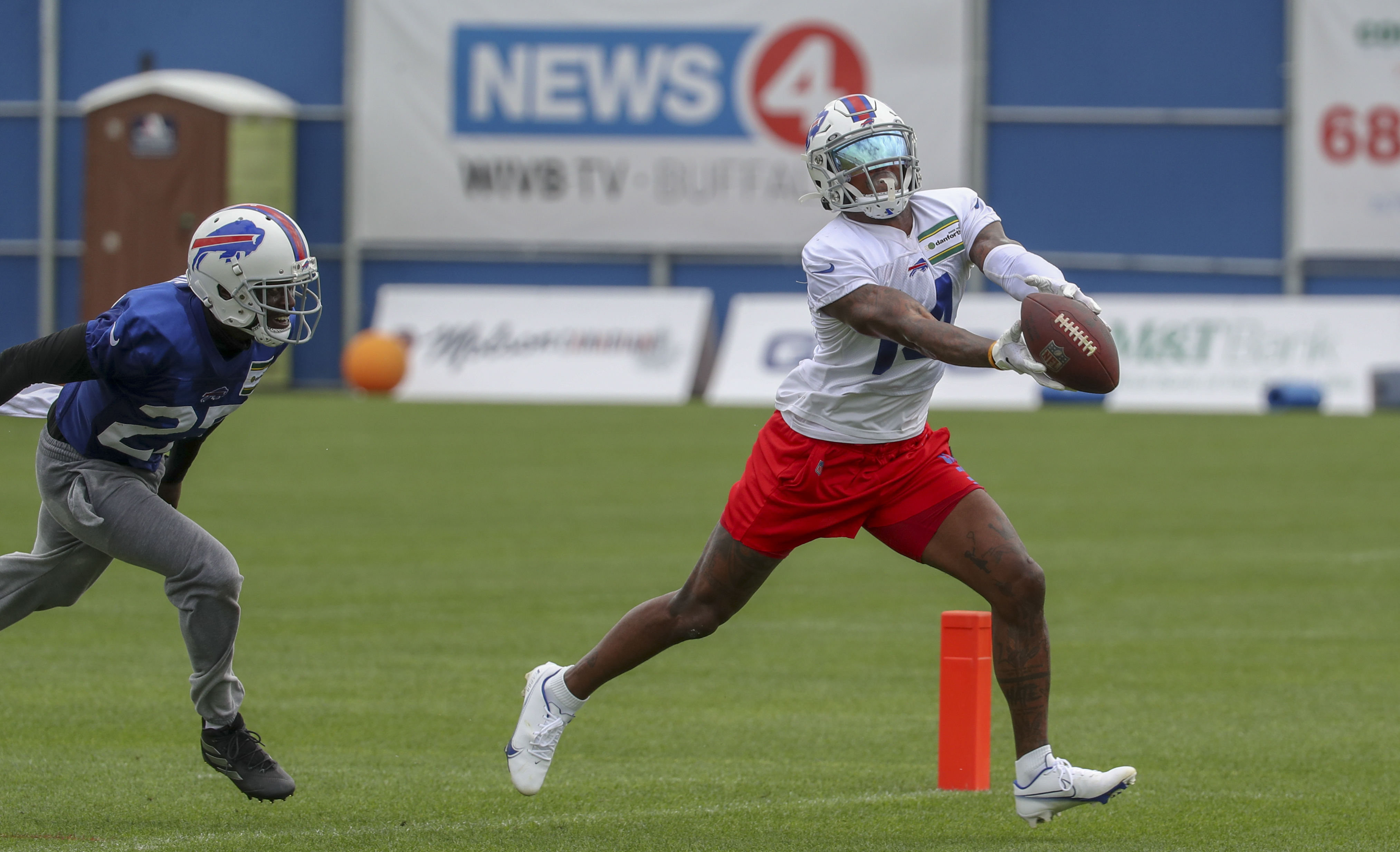 The Athletic on X: Stefon Diggs recorded five receptions for 96 receiving  yards in the first quarter of the Bills wild-card matchup against the  Dolphins. The last player with 100 receiving yards