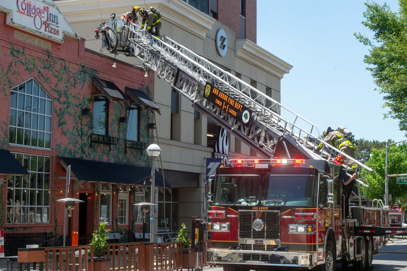Fire above NeoPapalis Pizza in Ann Arbor leads to evacuation of Z West ...