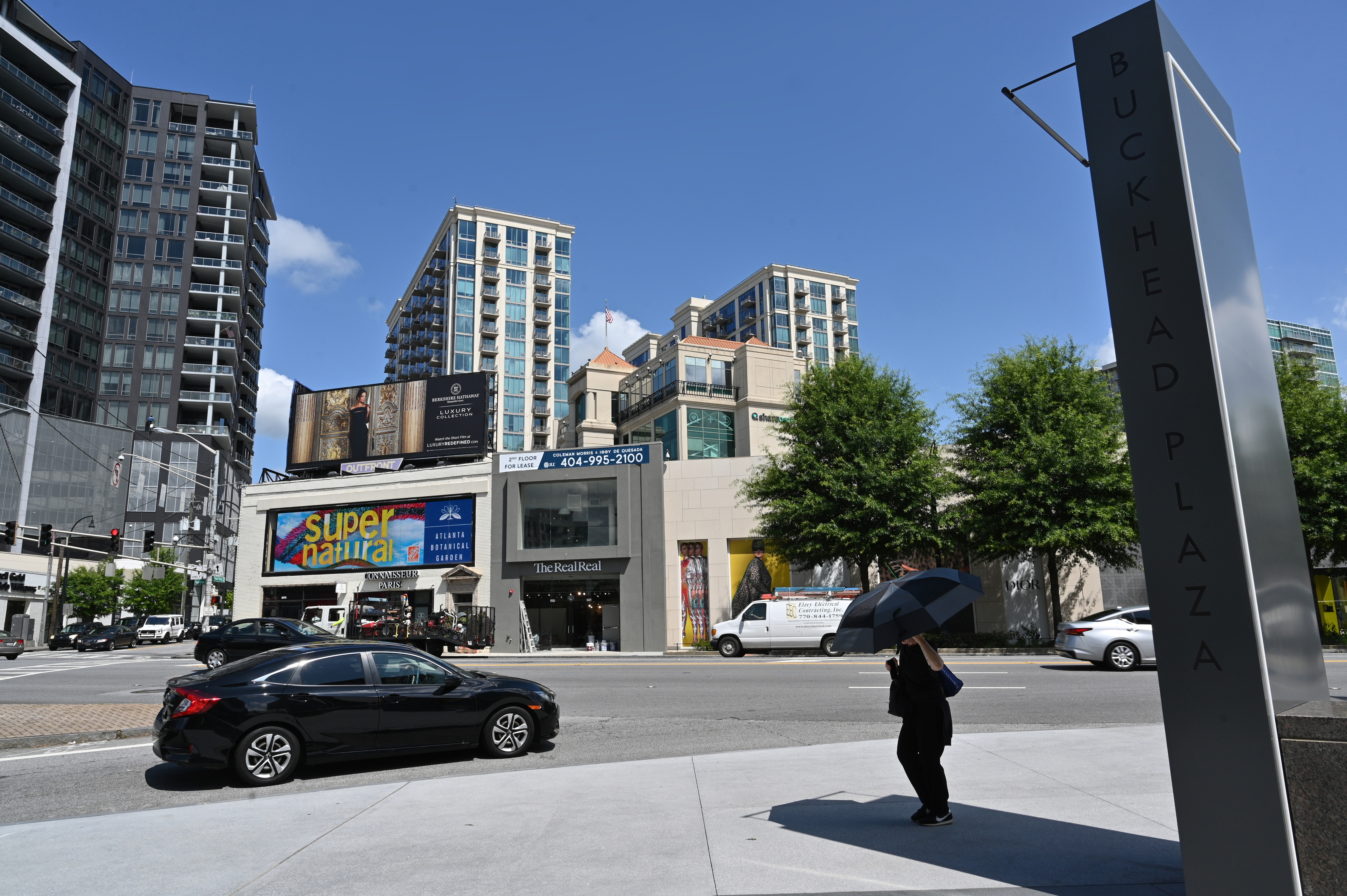 Charlie Loudermilk Park in Buckhead on June 8, 2021. Buckhead, a rich neighborhood, is considering separating from Atlanta. (Hyosub Shin / Hyosub.Shin@ajc.com)