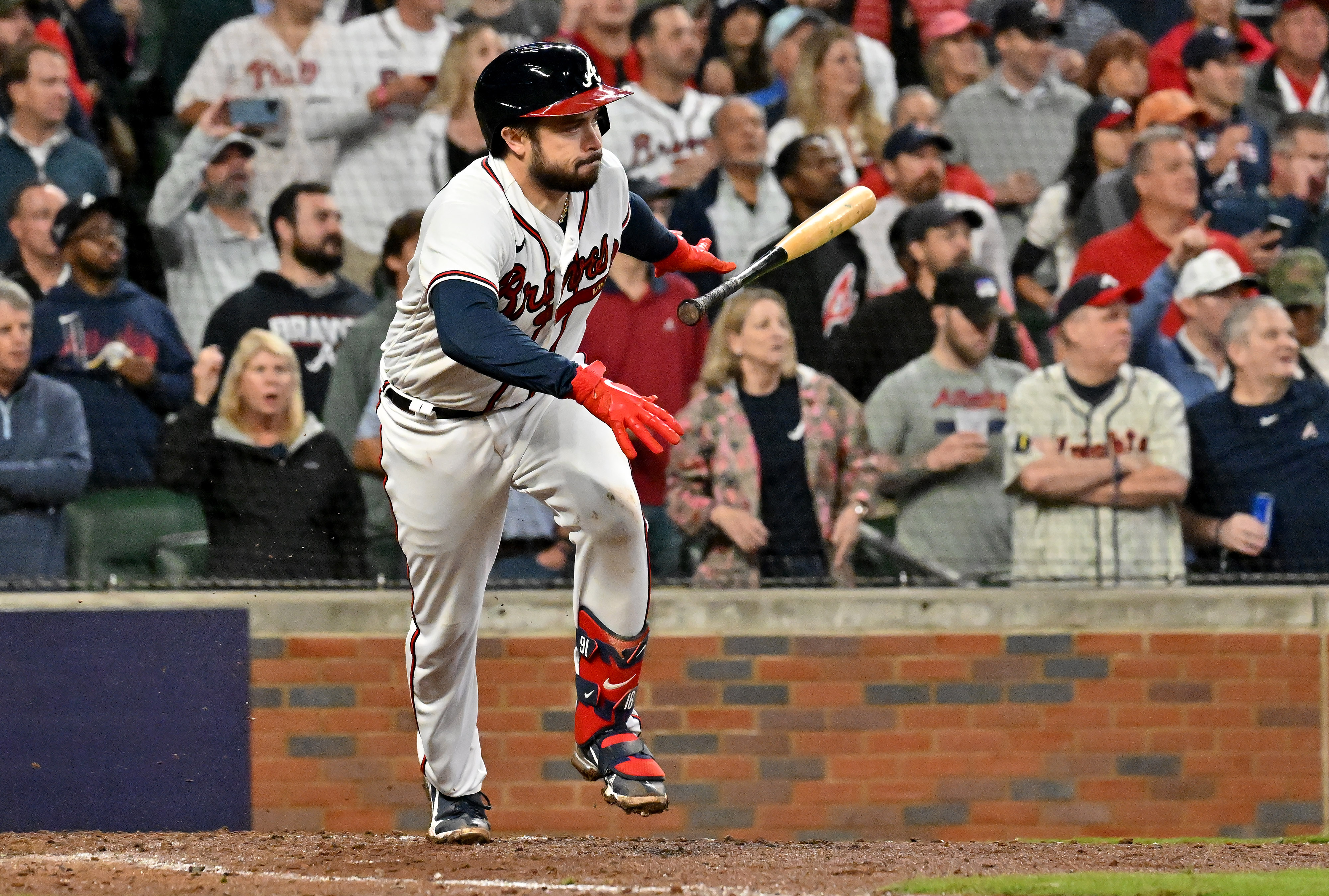 d'Arnaud Capitalizes on Breakout Season, Signs With Atlanta