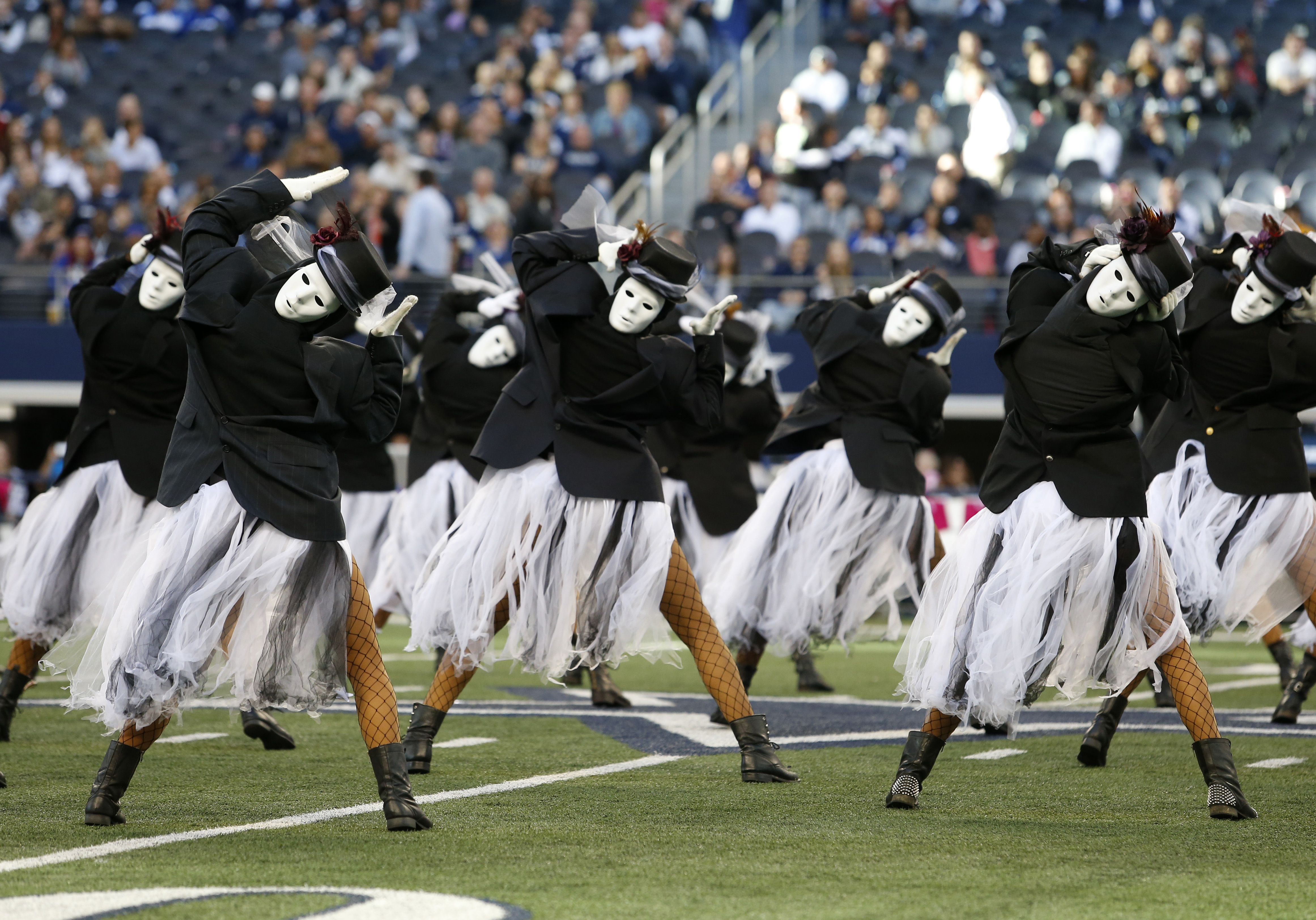 295 Nfl Cheerleaders Halloween Stock Photos, High-Res Pictures, and Images  - Getty Images