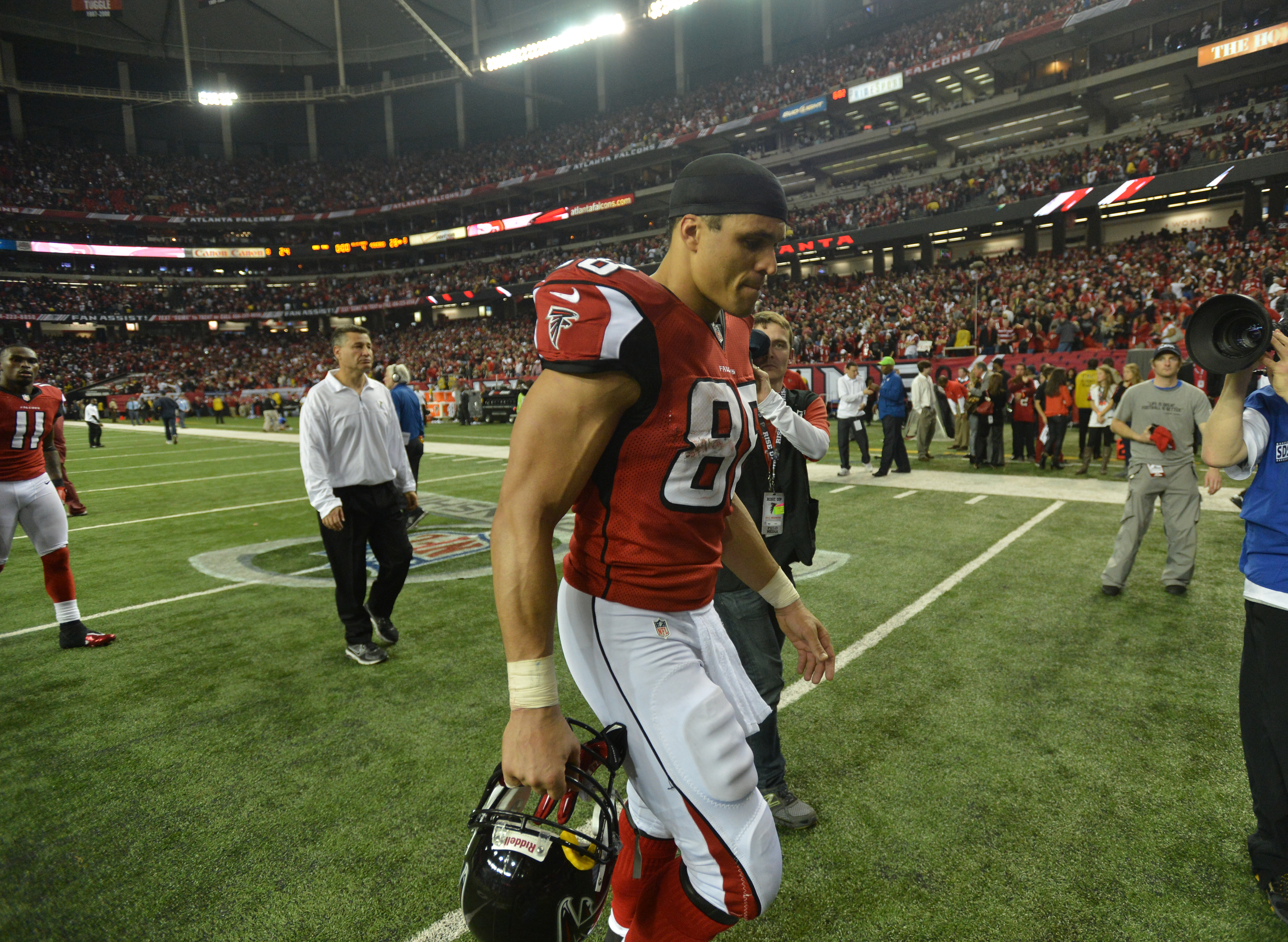 Falcons blow big lead, lose 28-24 to 49ers