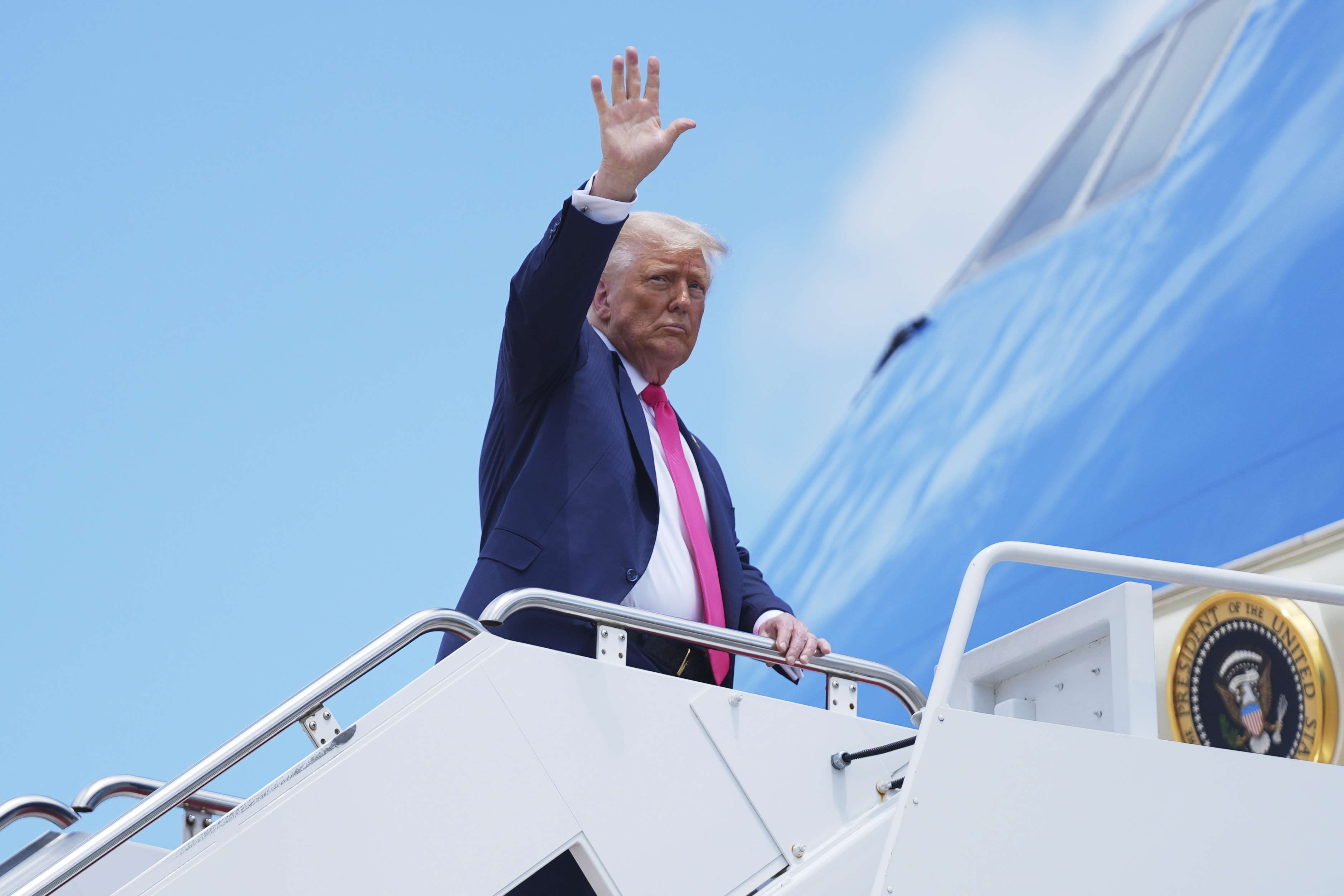 ajc.com - SEUNG MIN KIM and MARC LEVY - Trump and Sen. Dave McCormick team up to promote energy and tech investments in Pennsylvania