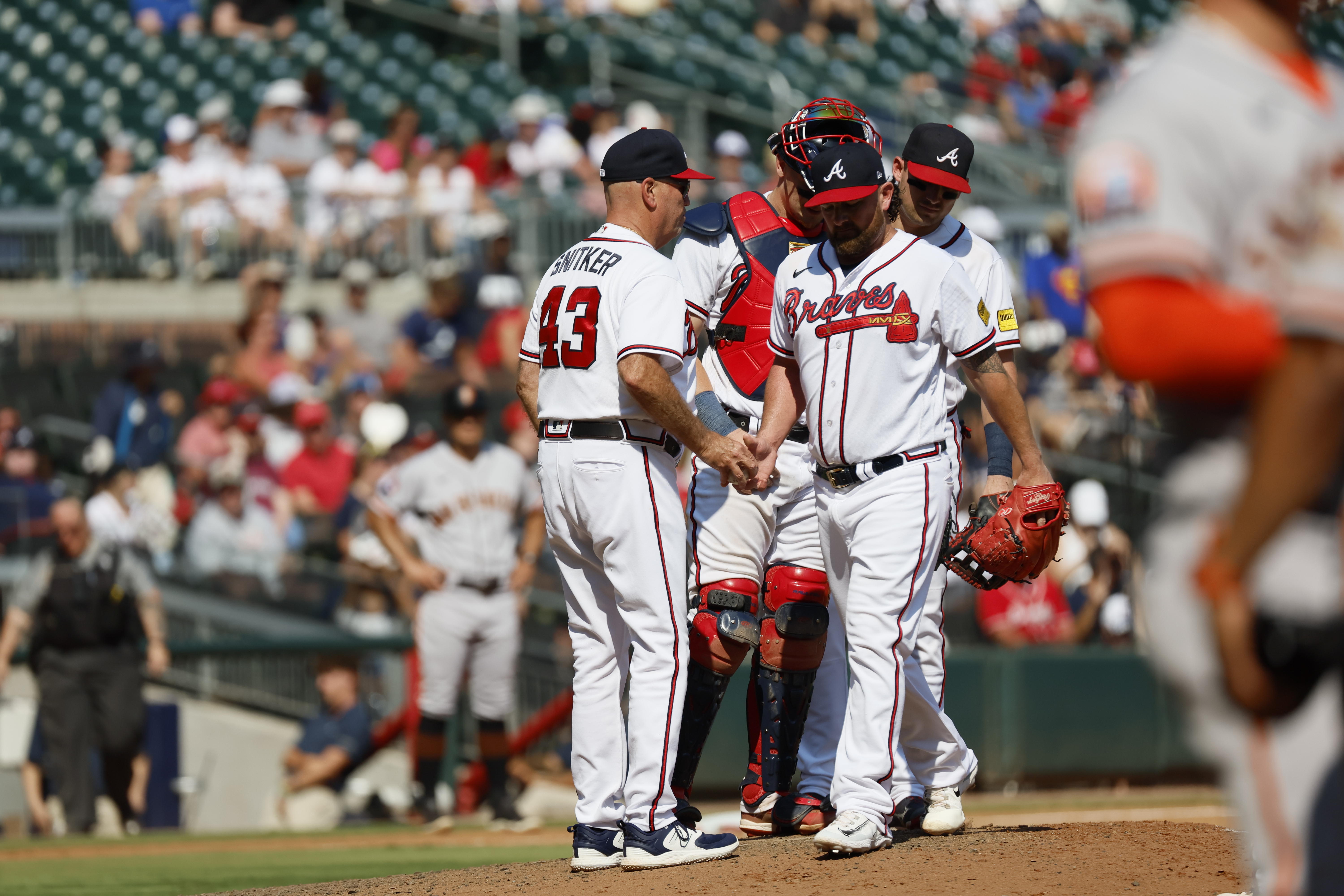 Photos: Braves fall short in series finale vs. Giants