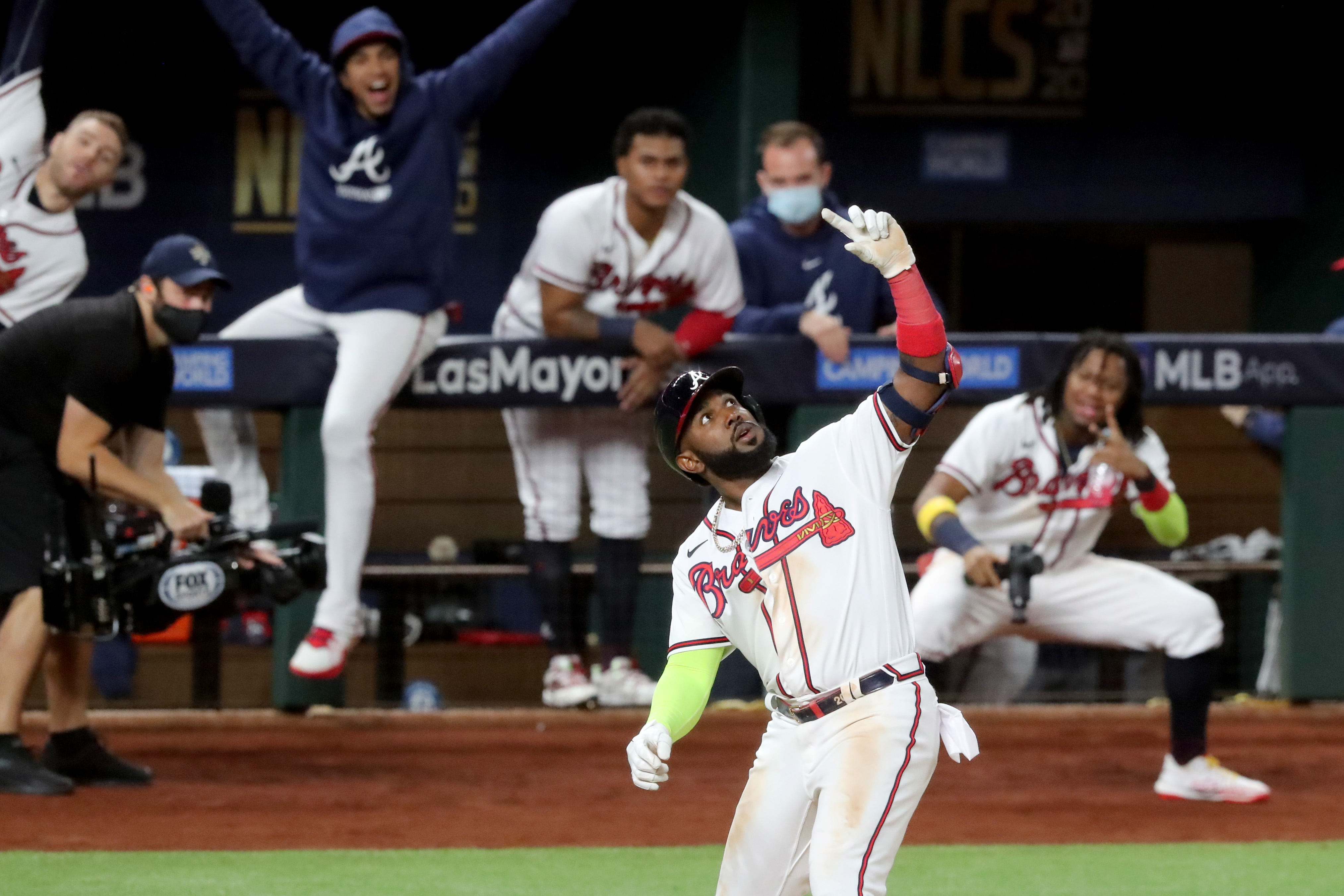 Los Angeles Dodgers starting pitcher Victor Gonzalez throws against the  Atlanta Braves during the sixth inning in Game 4 of a baseball National  League Championship Series Thursday, Oct. 15, 2020, in Arlington