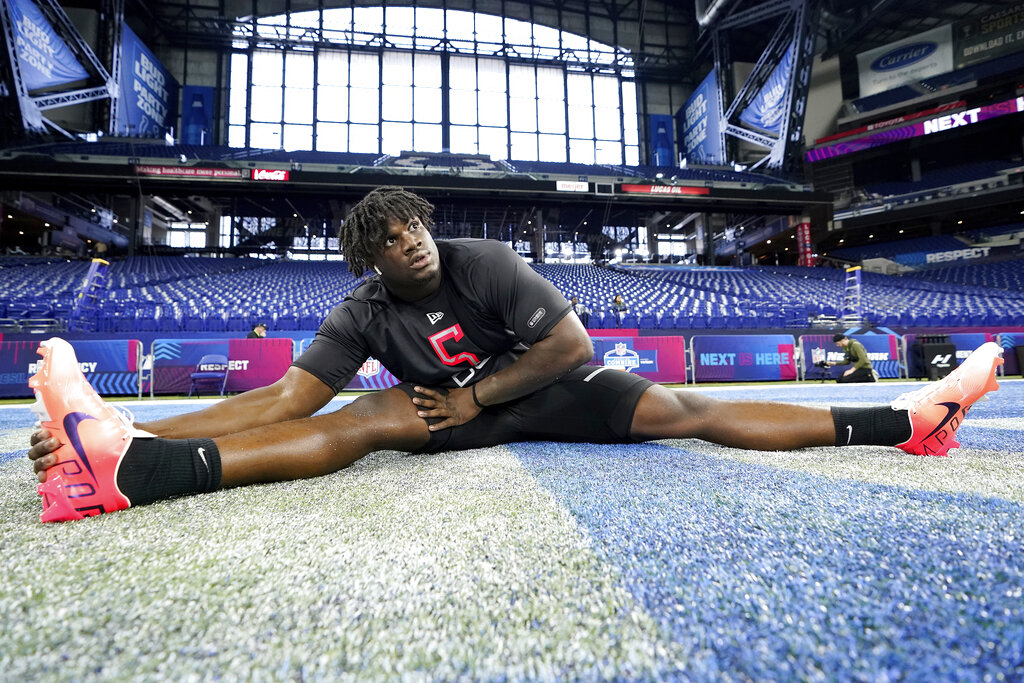 At 6'6” and 341 pounds with a 81 1/8” wingspan, Georgia defensive lineman Jordan  Davis is a massive dude 