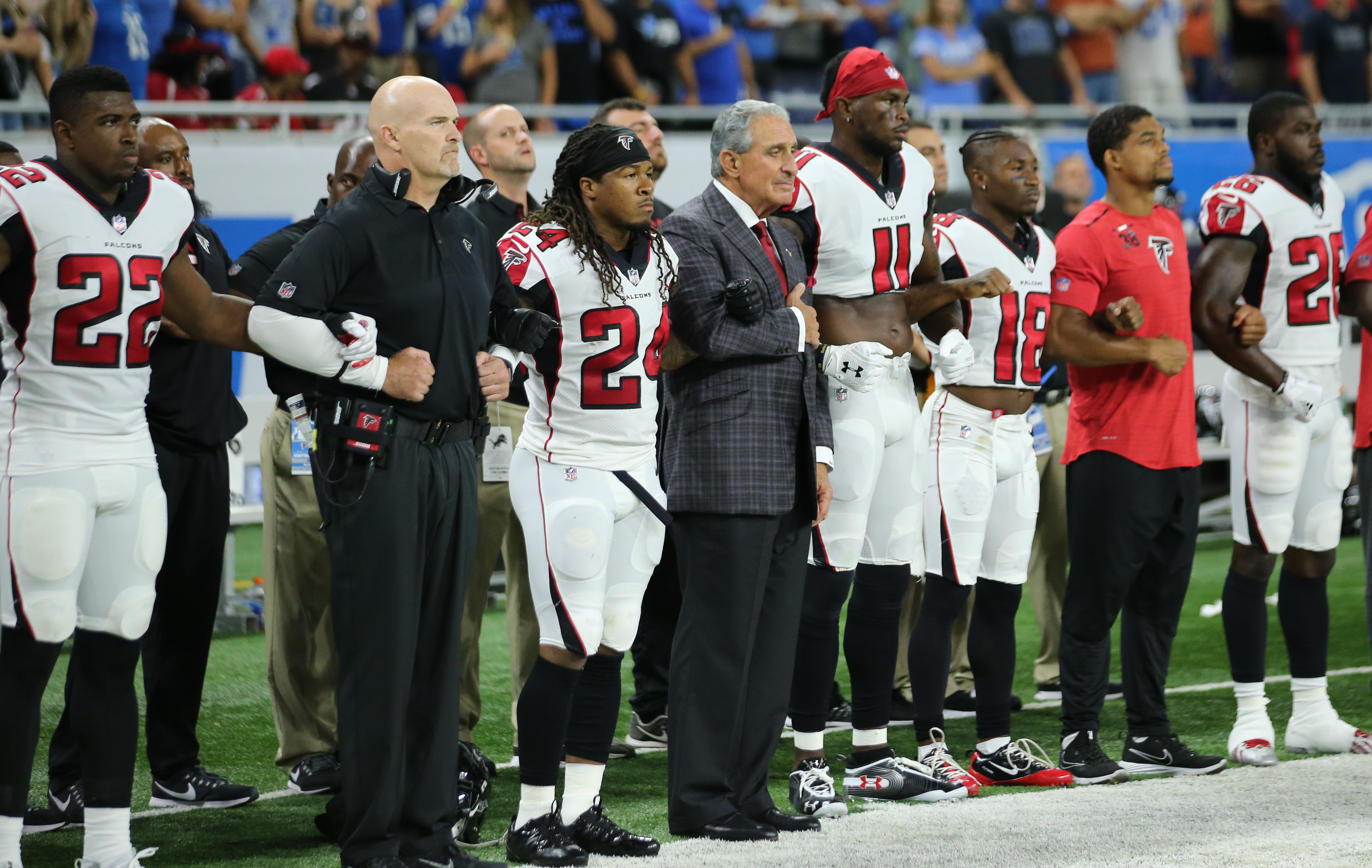 Atlanta falcons stance deals on national anthem