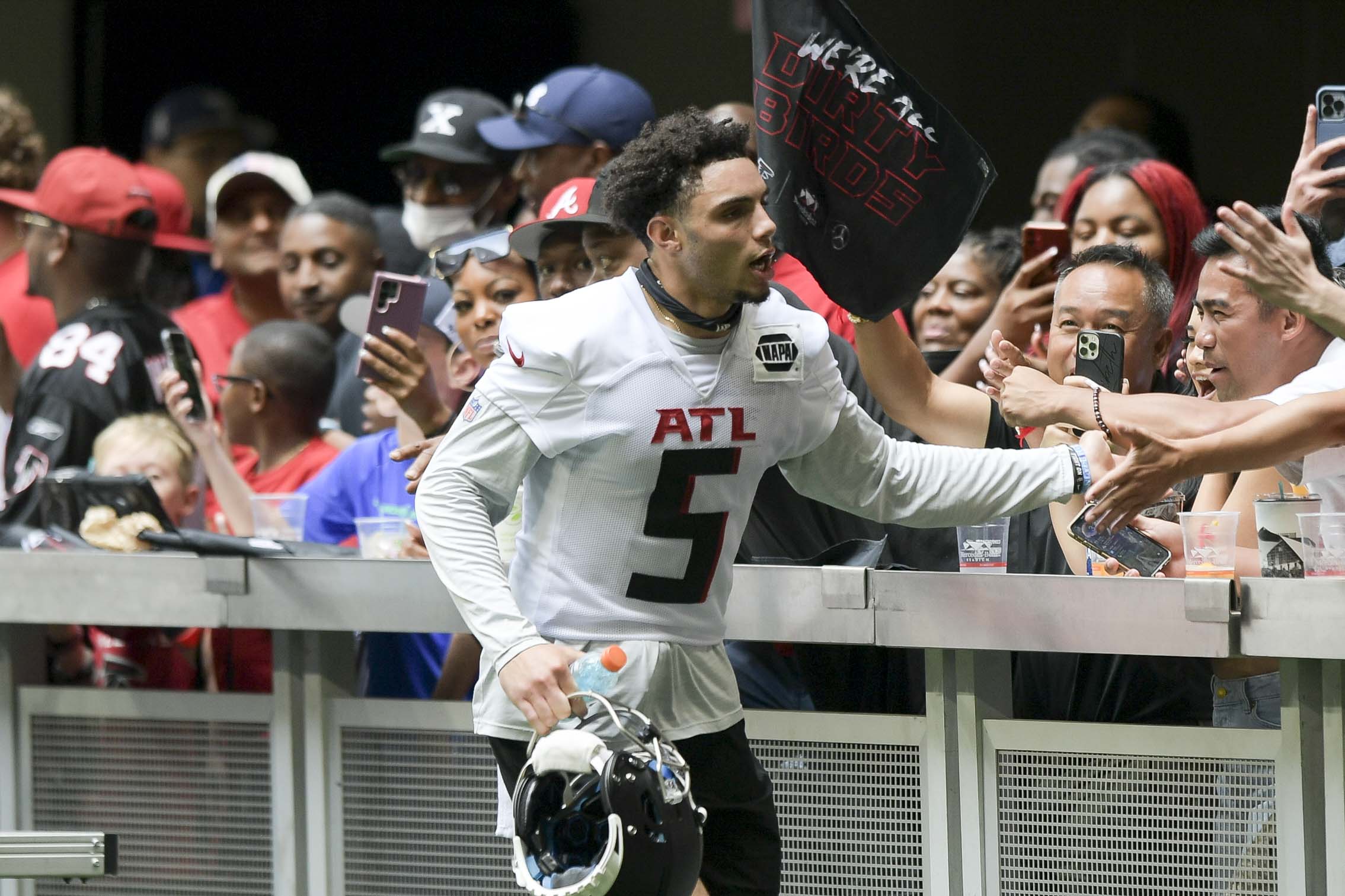 Atlanta Falcons turn up during open practice at Mercedes-Benz Stadium