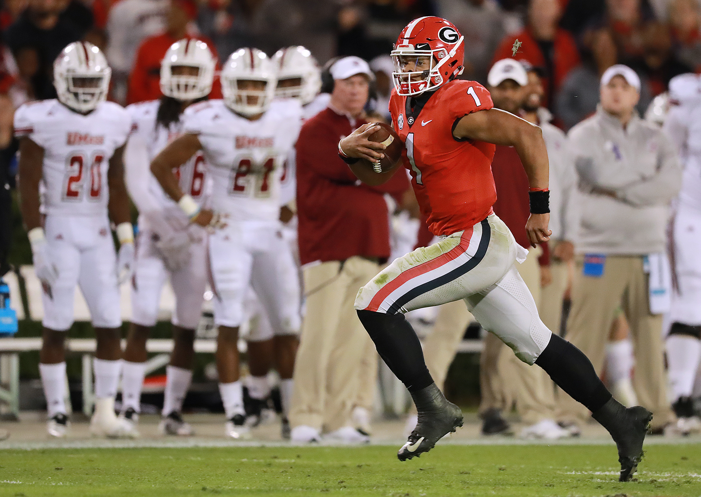 Justin Fields plays starring role in UGA's blowout win over UMass