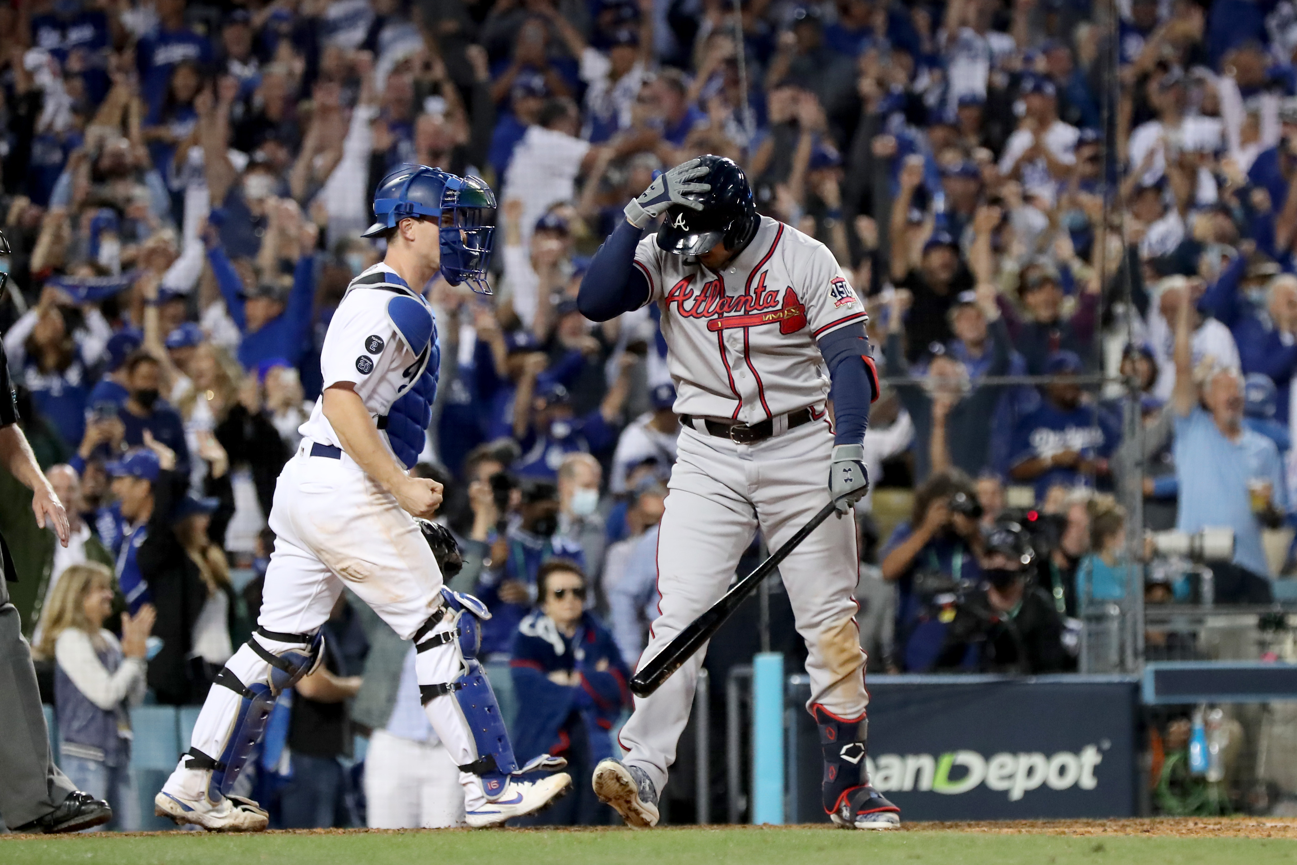 Freeman, Albies HR again, Braves hang on for 2-0 NLCS lead