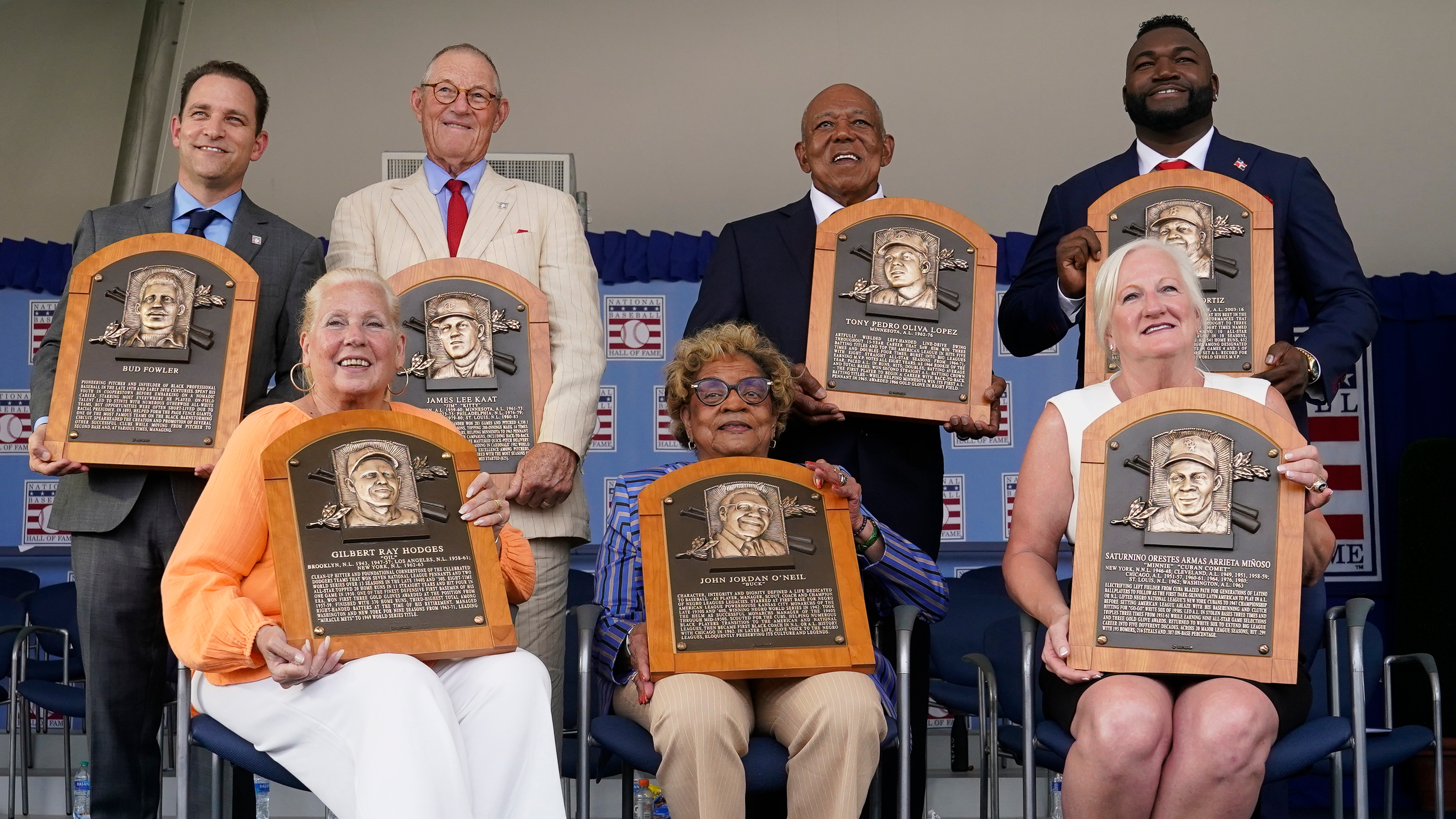 Former Twins teammates Jim Kaat and Tony Oliva inducted into