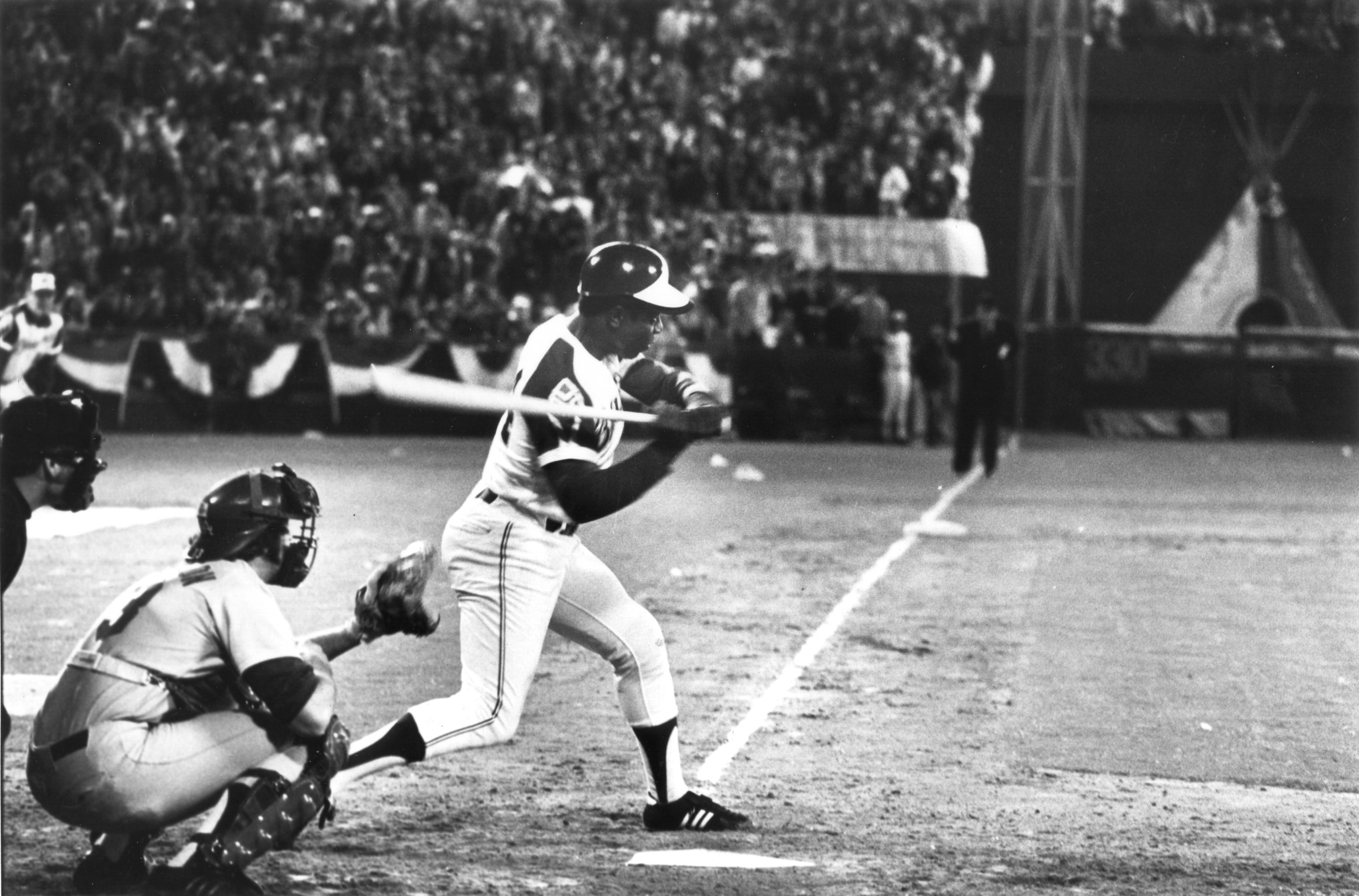 Remembering 715: Forty years ago, Hank Aaron rocked bias and hatred with  one mighty blow – New York Daily News