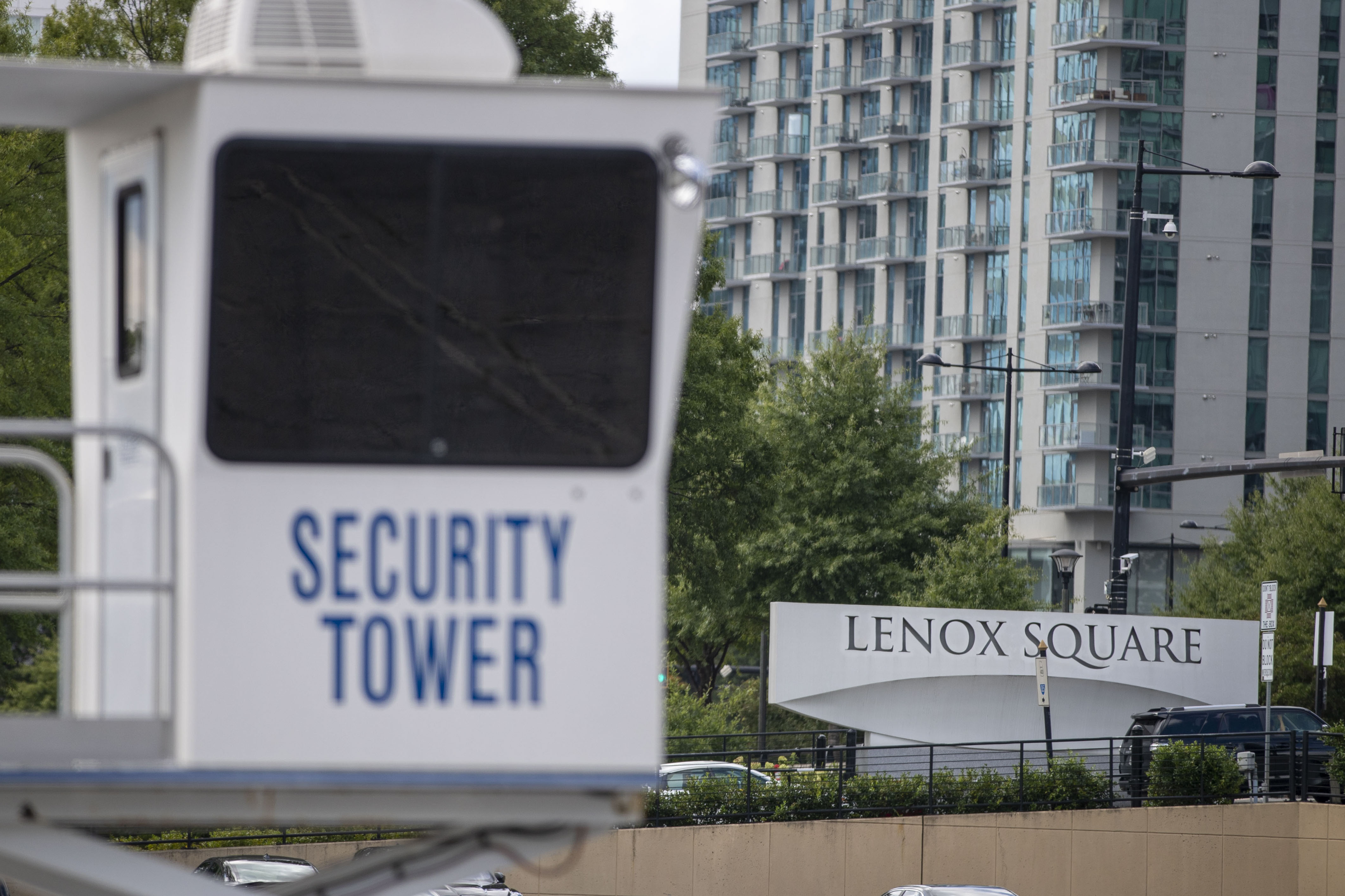 Lenox Square to add metal detectors, K-9 units to beef up mall security –  WSB-TV Channel 2 - Atlanta