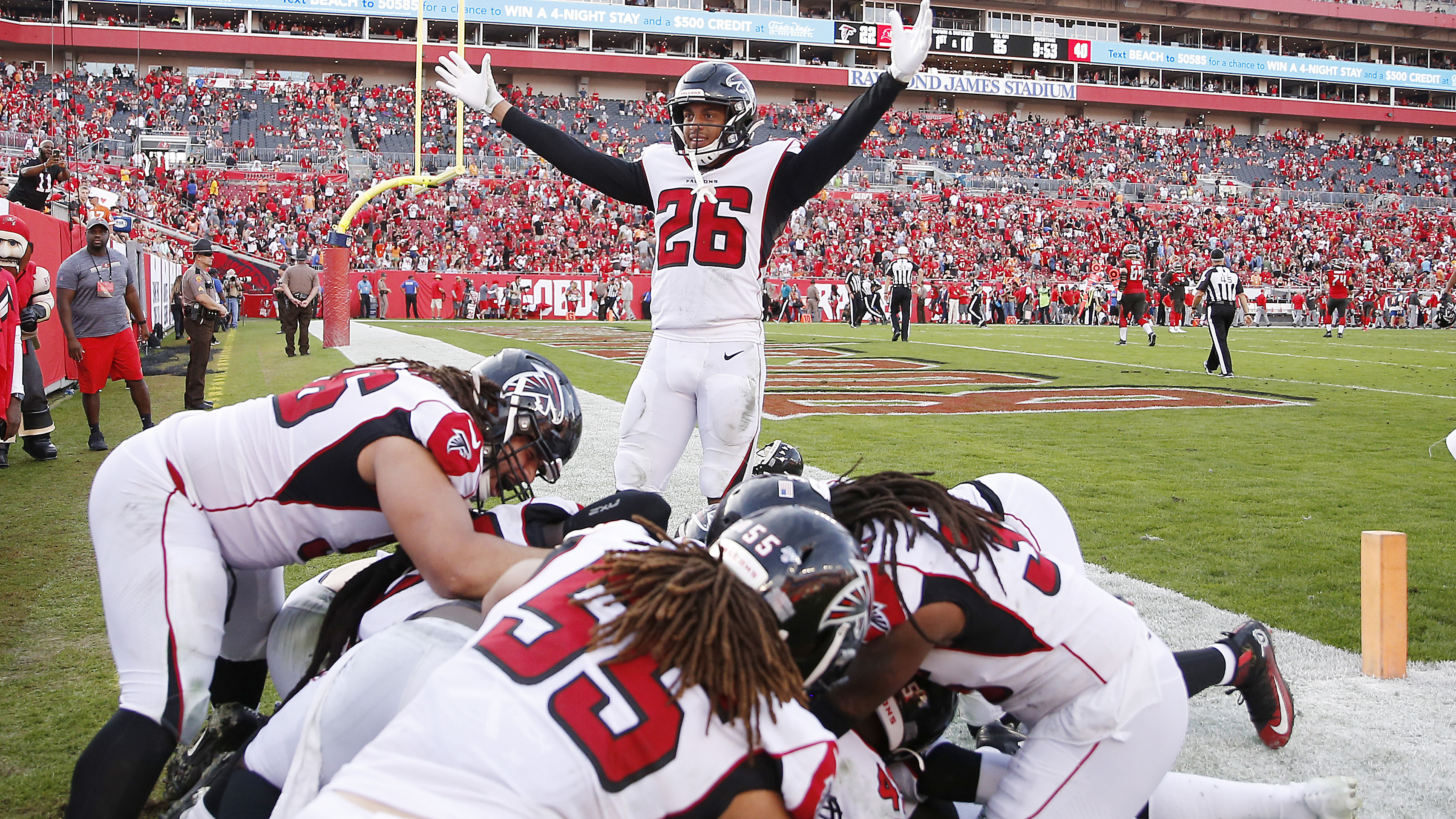 Jones' INT return in OT lifts Falcons over Bucs 28-22