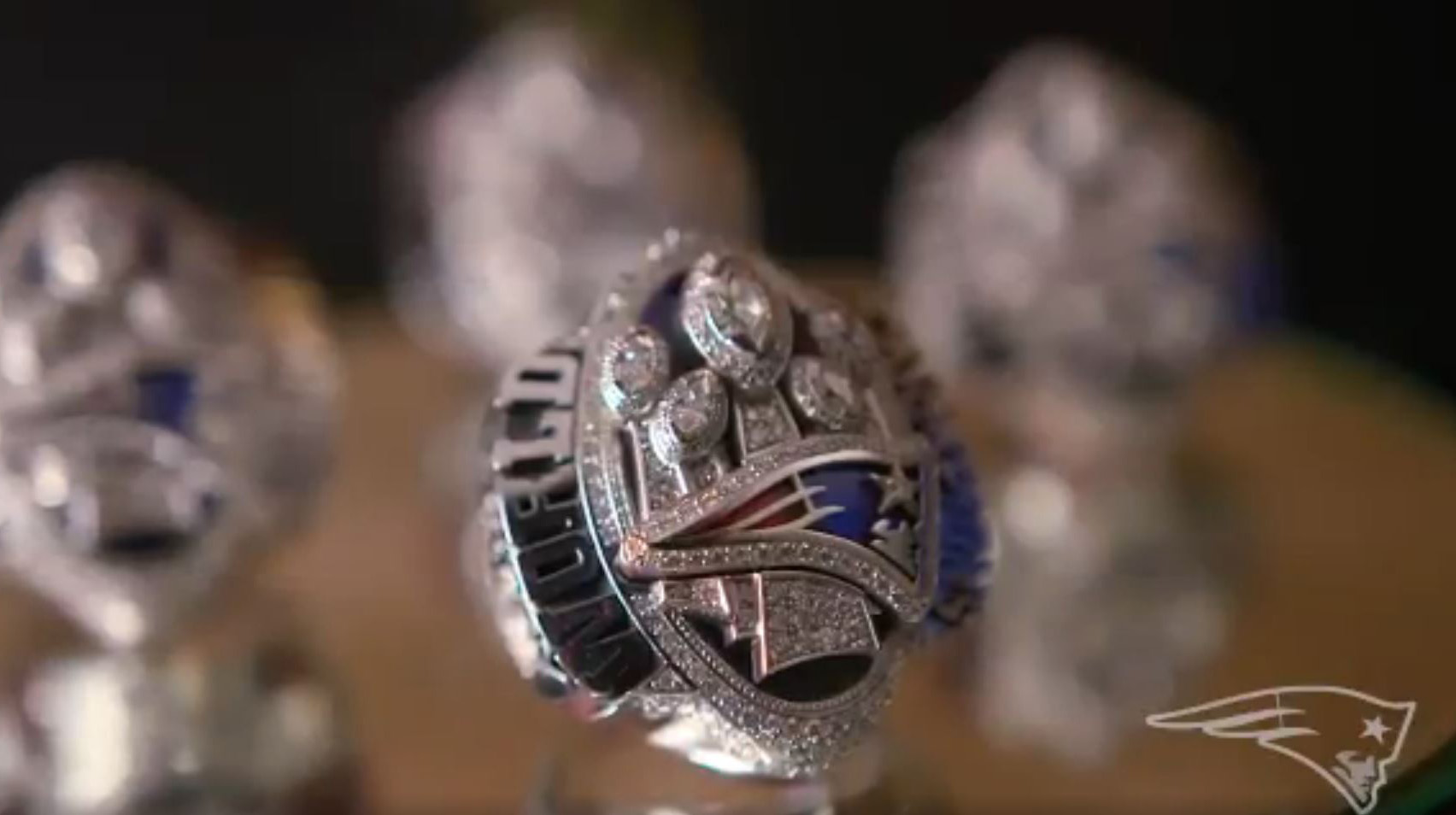 New England Patriots troll Atlanta Falcons: 283 diamonds put in Super Bowl  ring 