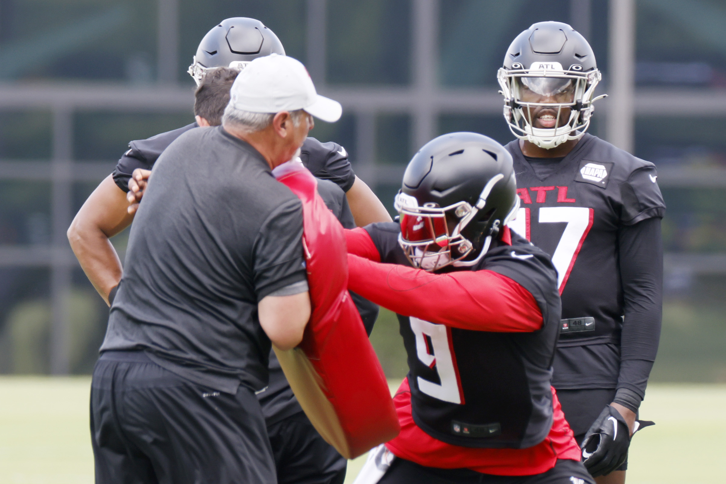 Falcons linebacker Lorenzo Carter: 'We are just trying to assault the  pocket'