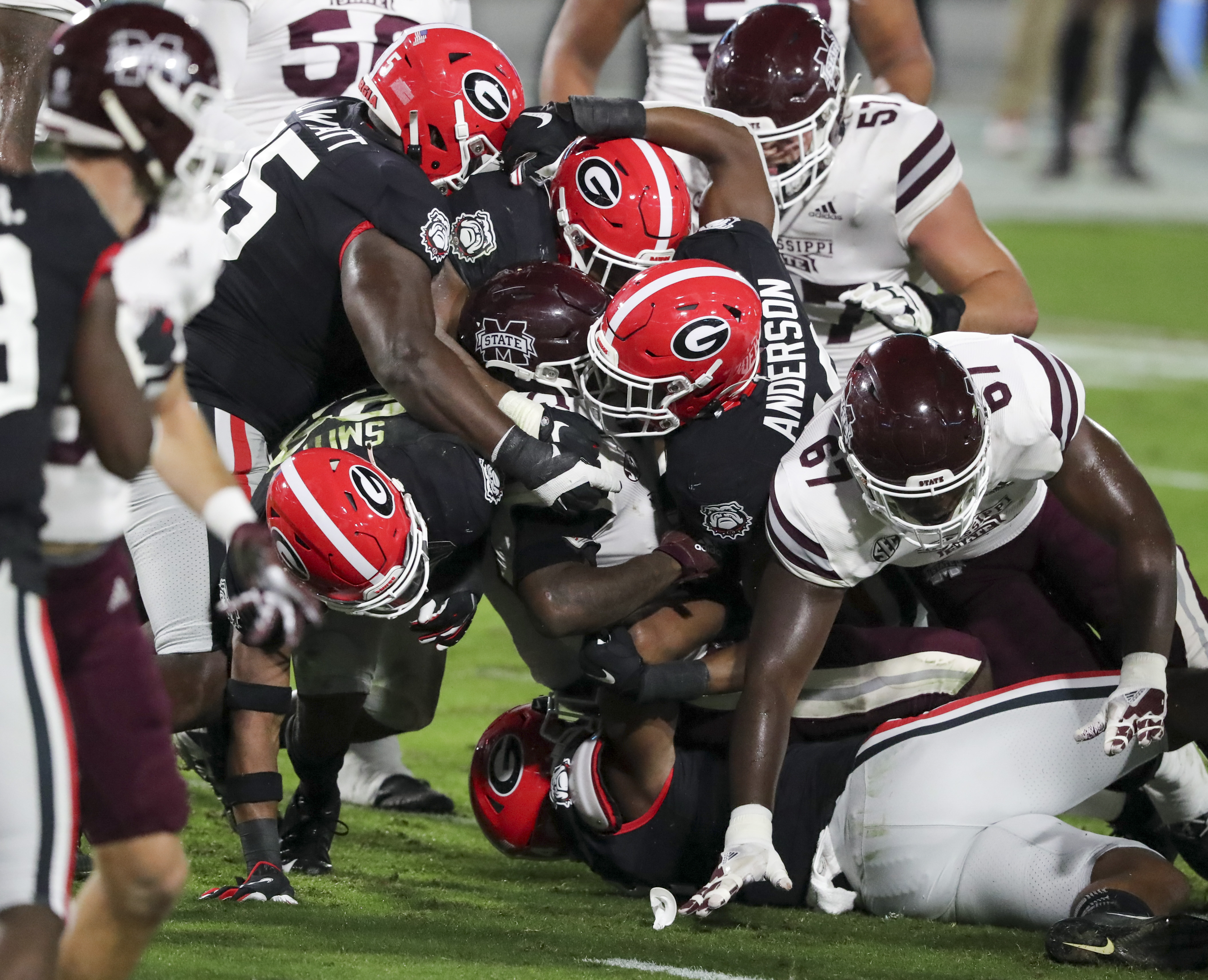 Bulldogs will wear black jerseys in Peach Bowl