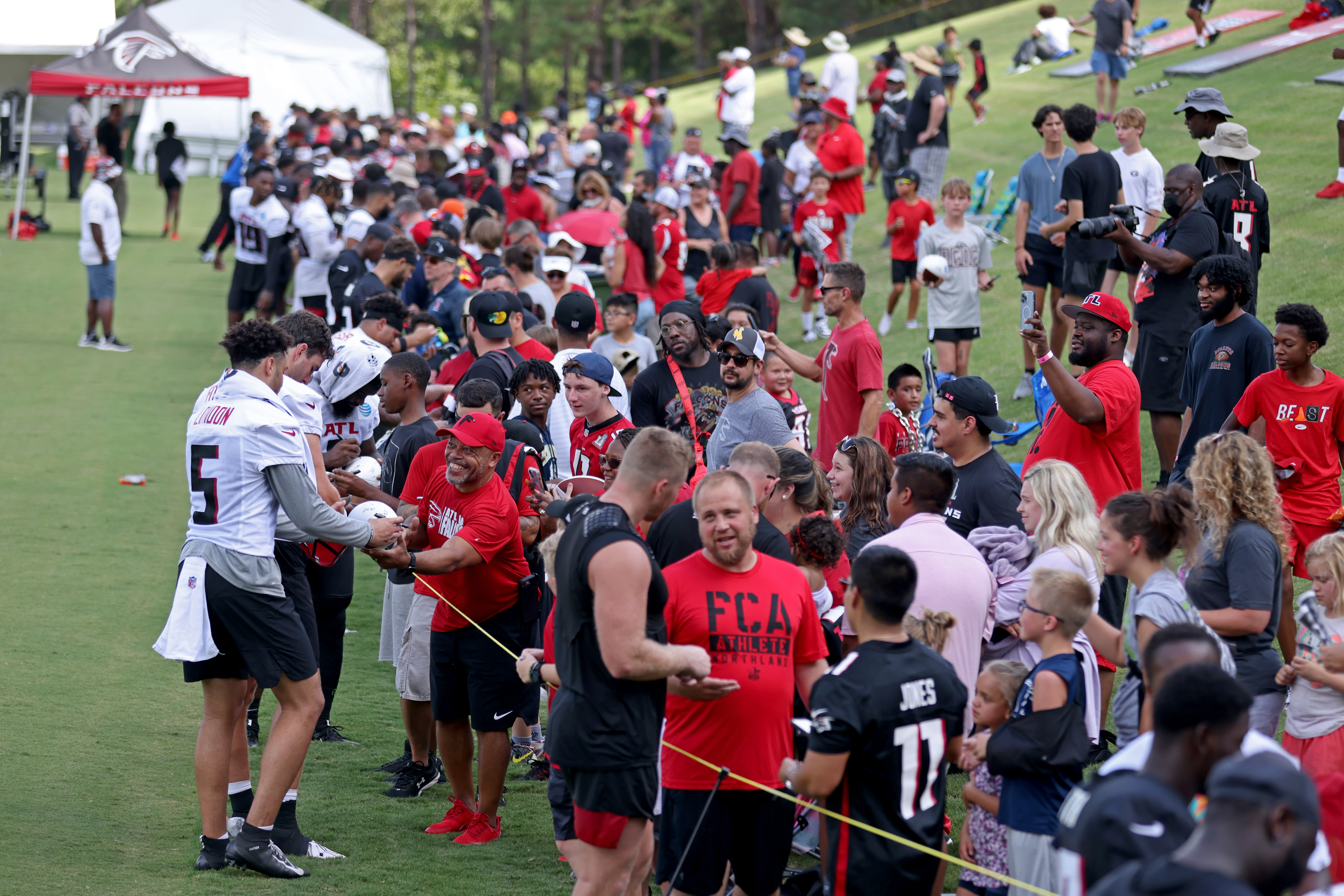 Atlanta Falcons host military appreciation day at training camp, Article