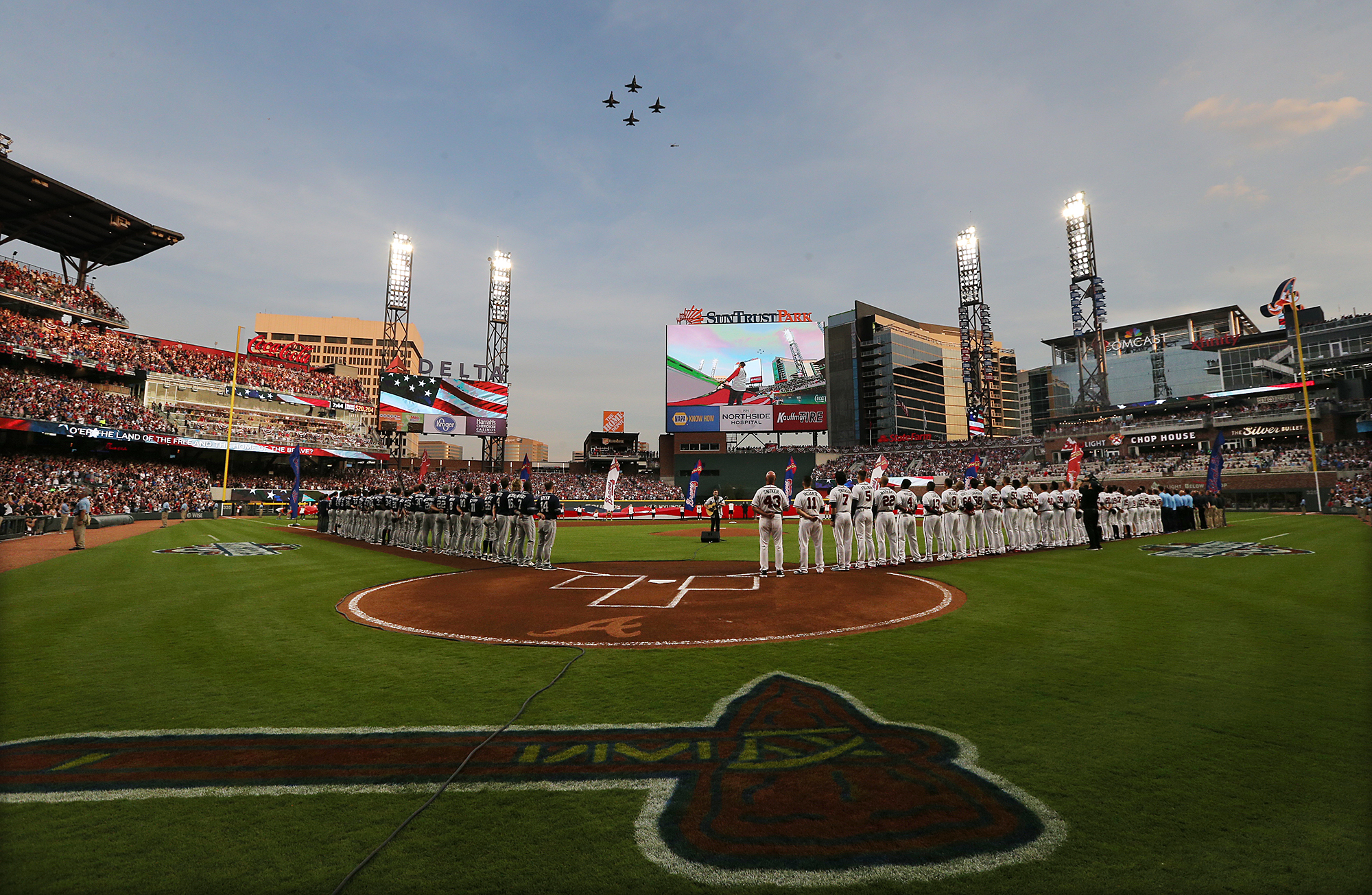 Photos: Historic night at SunTrust Park