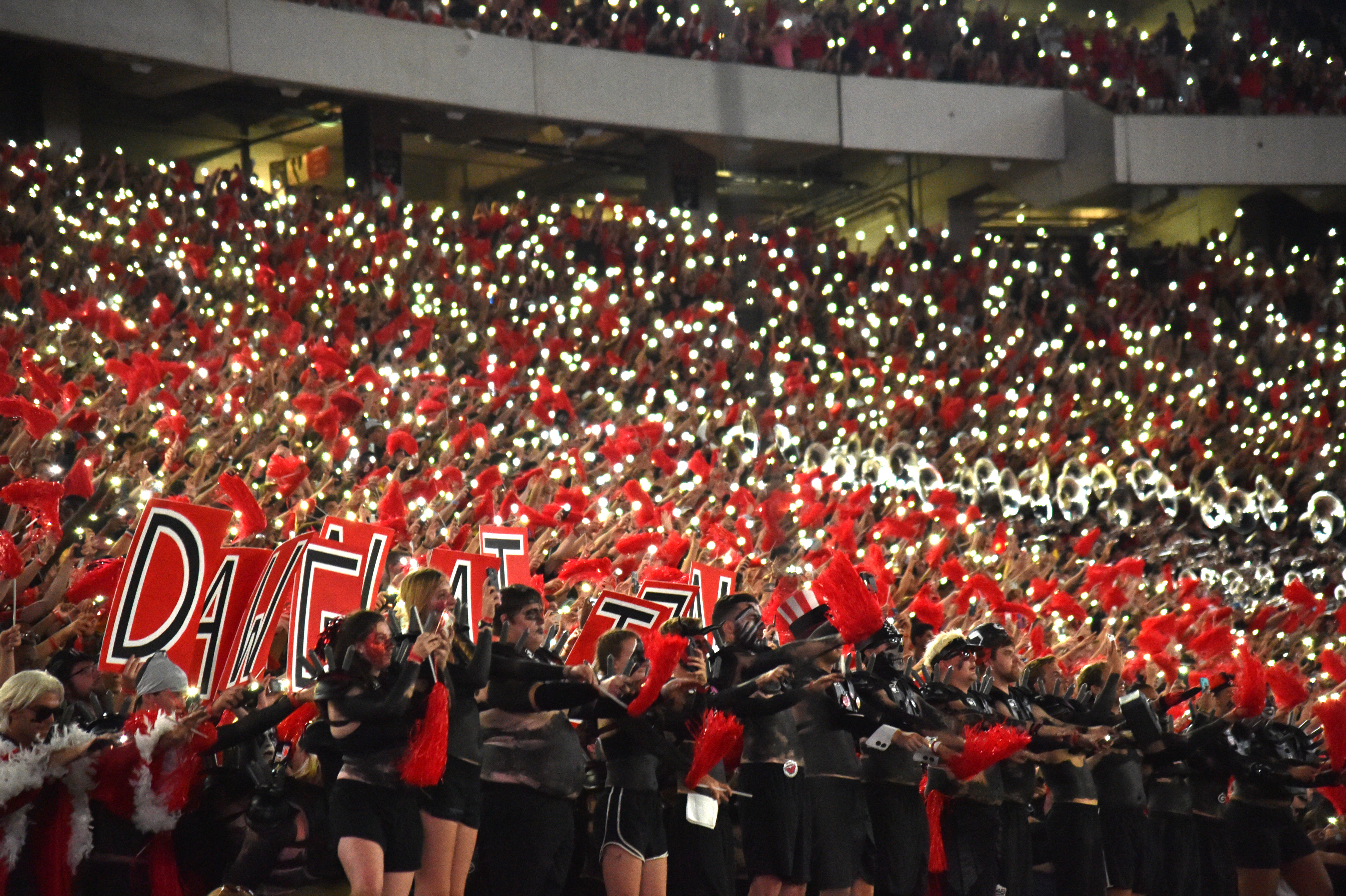 Vivid Seats projects Georgia to Notre Dame fan ratio for Saturday