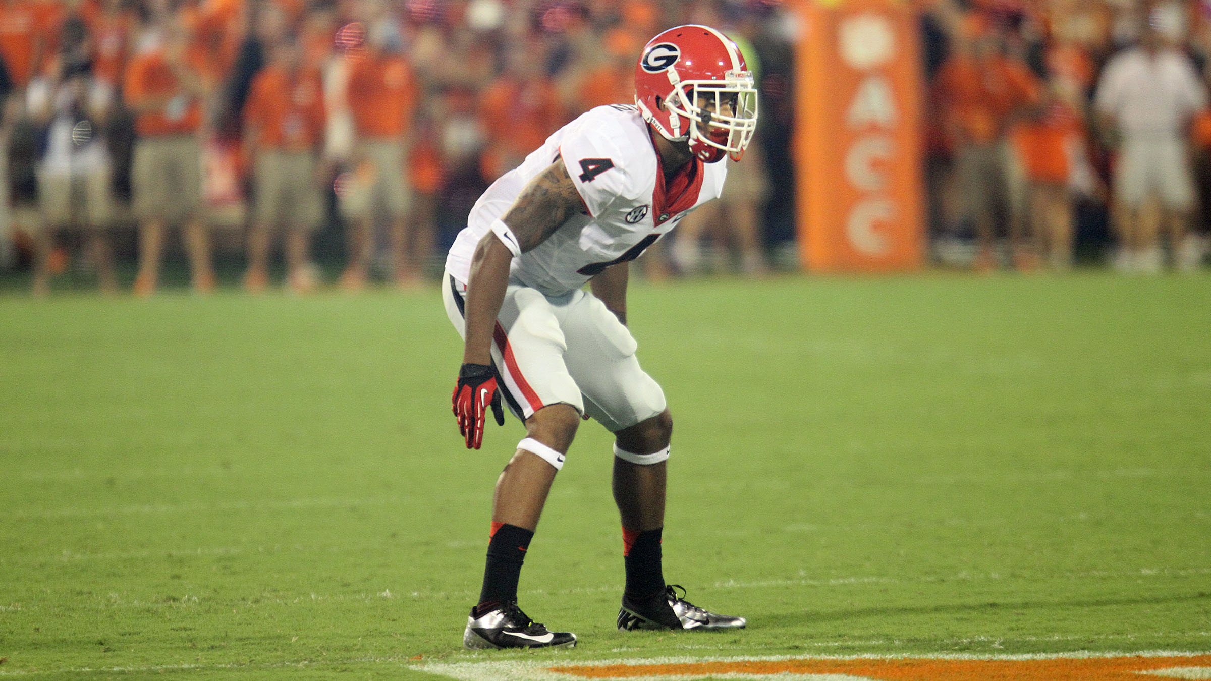 Former UGA starter switches from defense to offense in the NFL