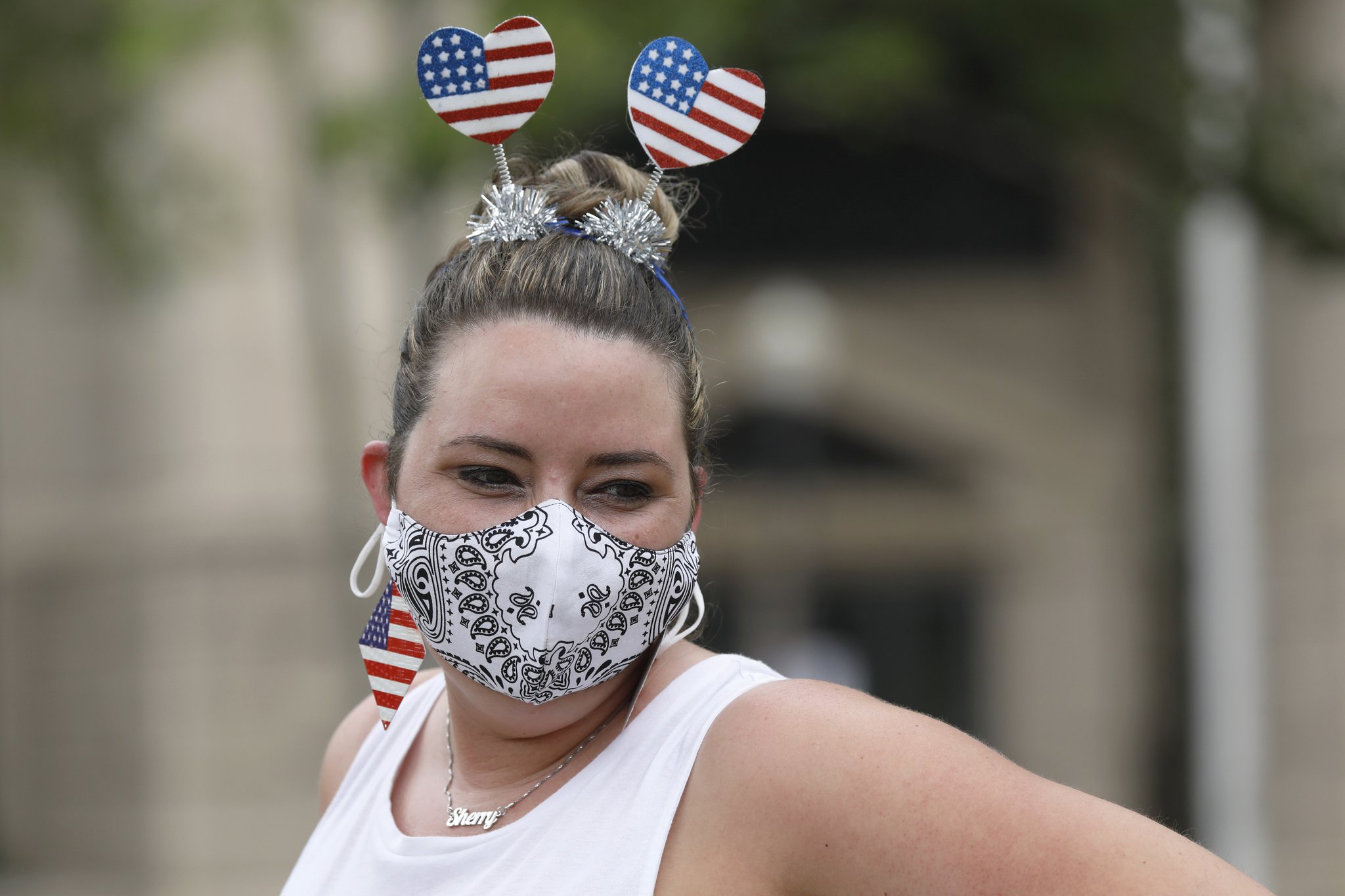 Rockies show American patriotism on Fourth by wearing masks