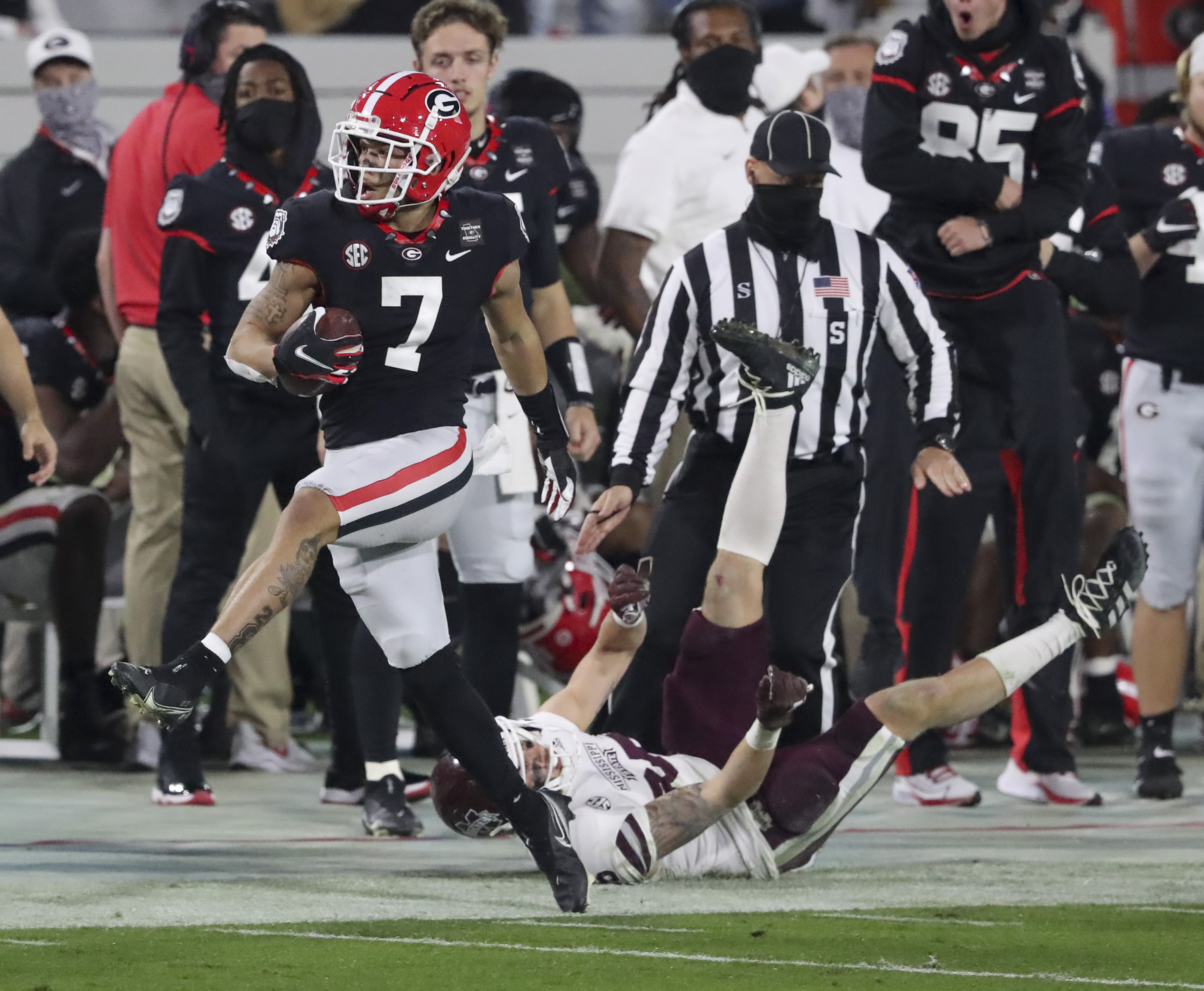 Bulldogs will wear black jerseys in Peach Bowl