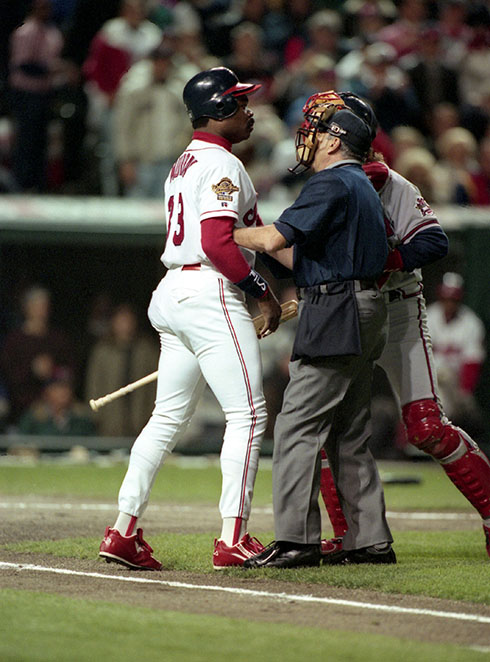 1995 WS Gm6: Justice leads off the sixth with a homer 